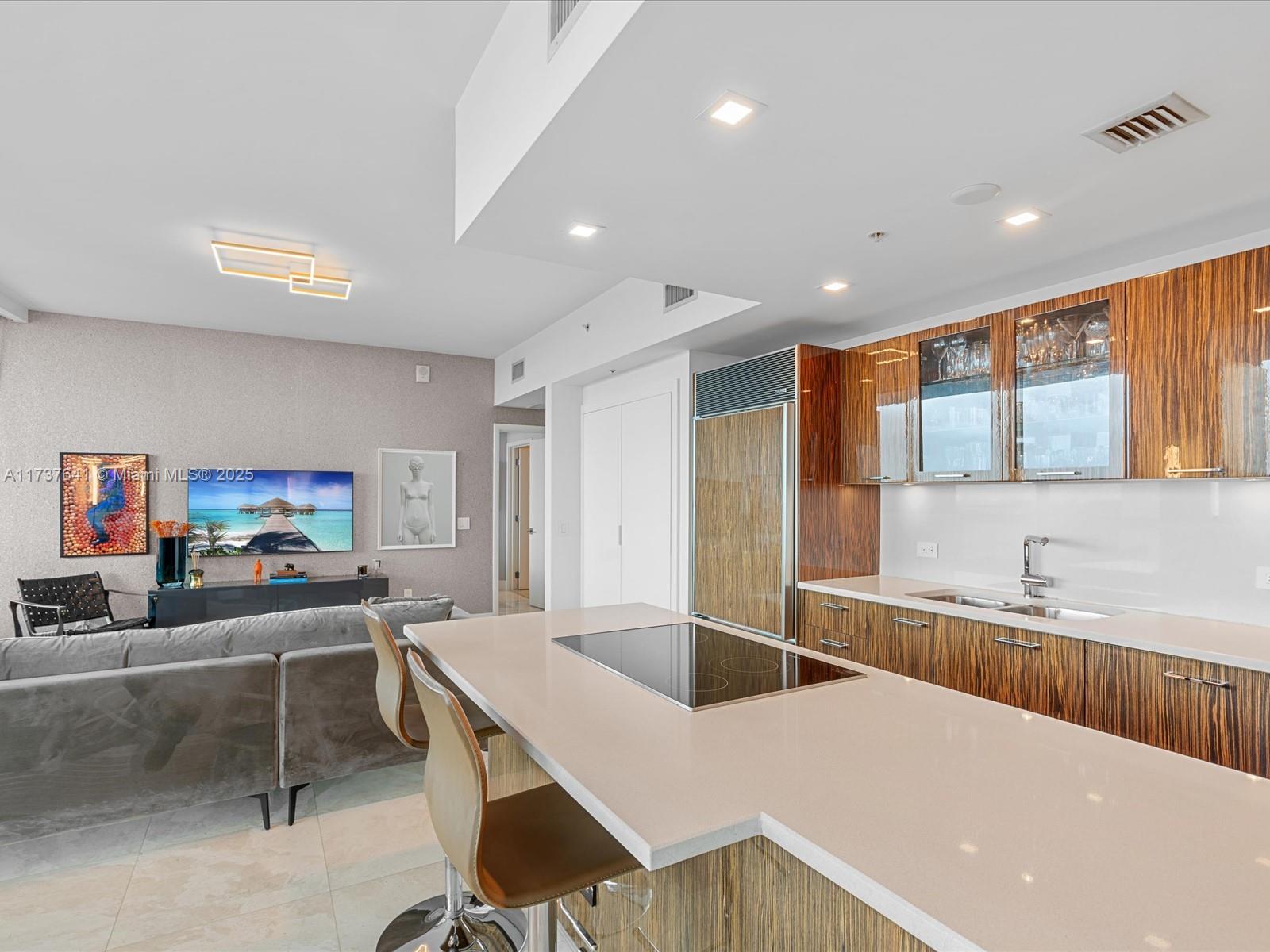 NORTH CARILLON BEACH COND - Residential