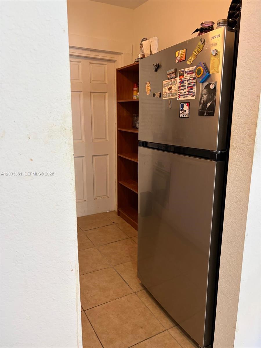 HOLLYWOOD - Residential Lease