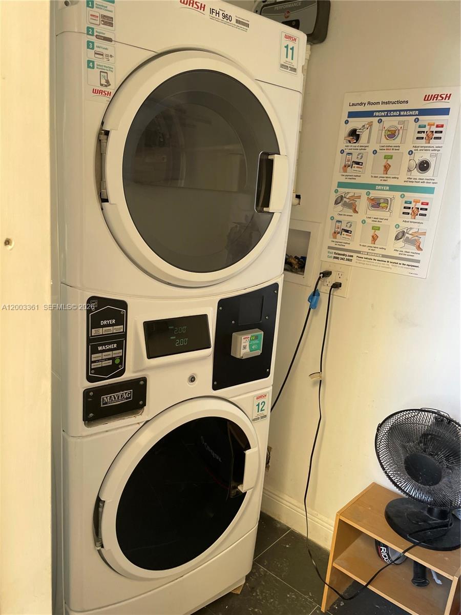 HOLLYWOOD - Residential Lease