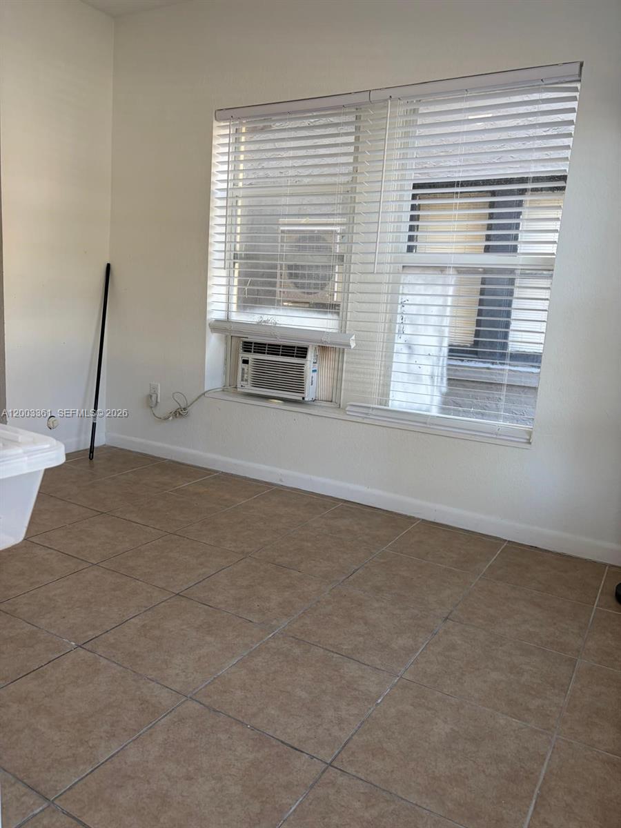 HOLLYWOOD - Residential Lease