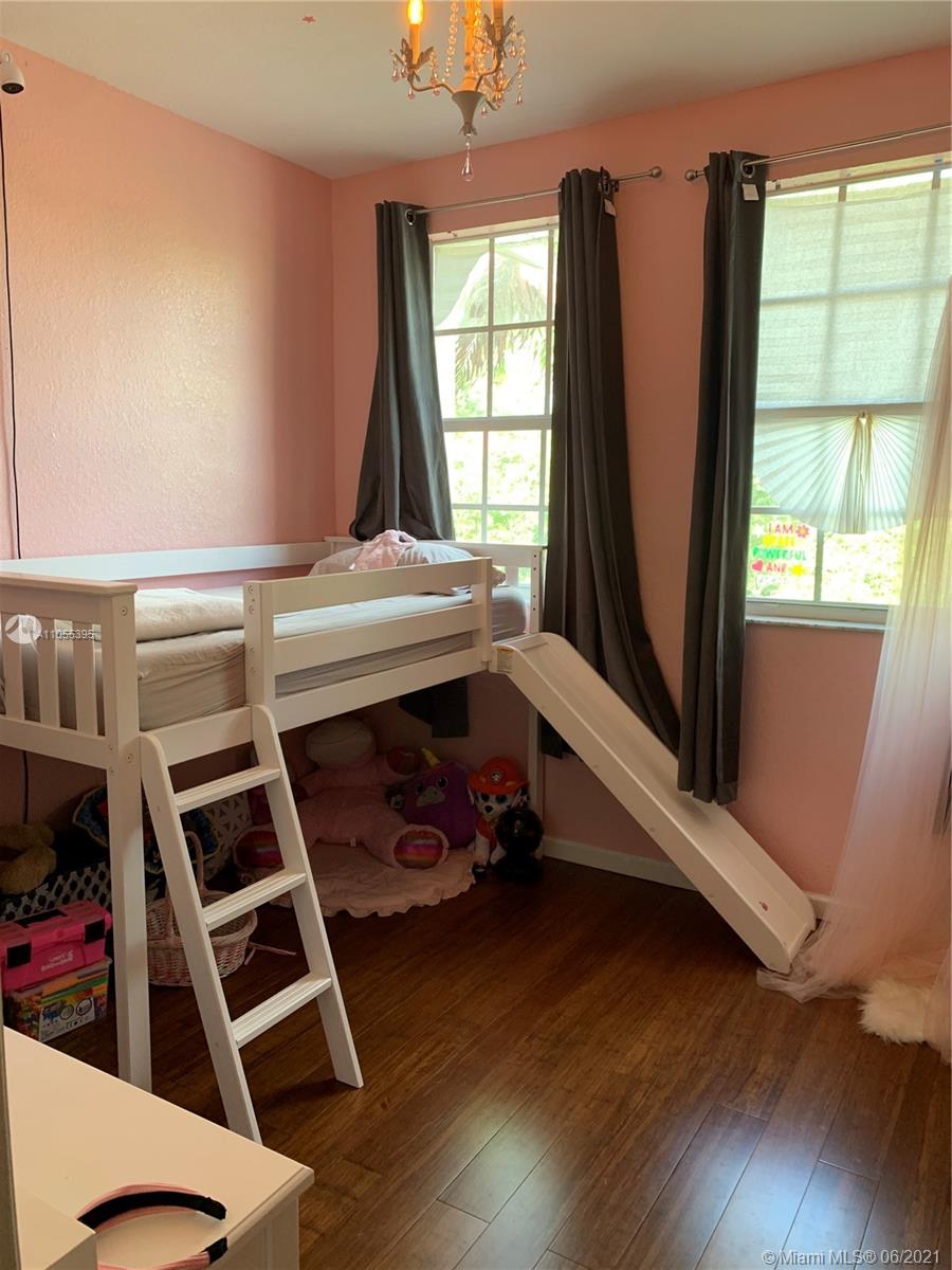 PORTOFINO VILLAS WEST - Residential