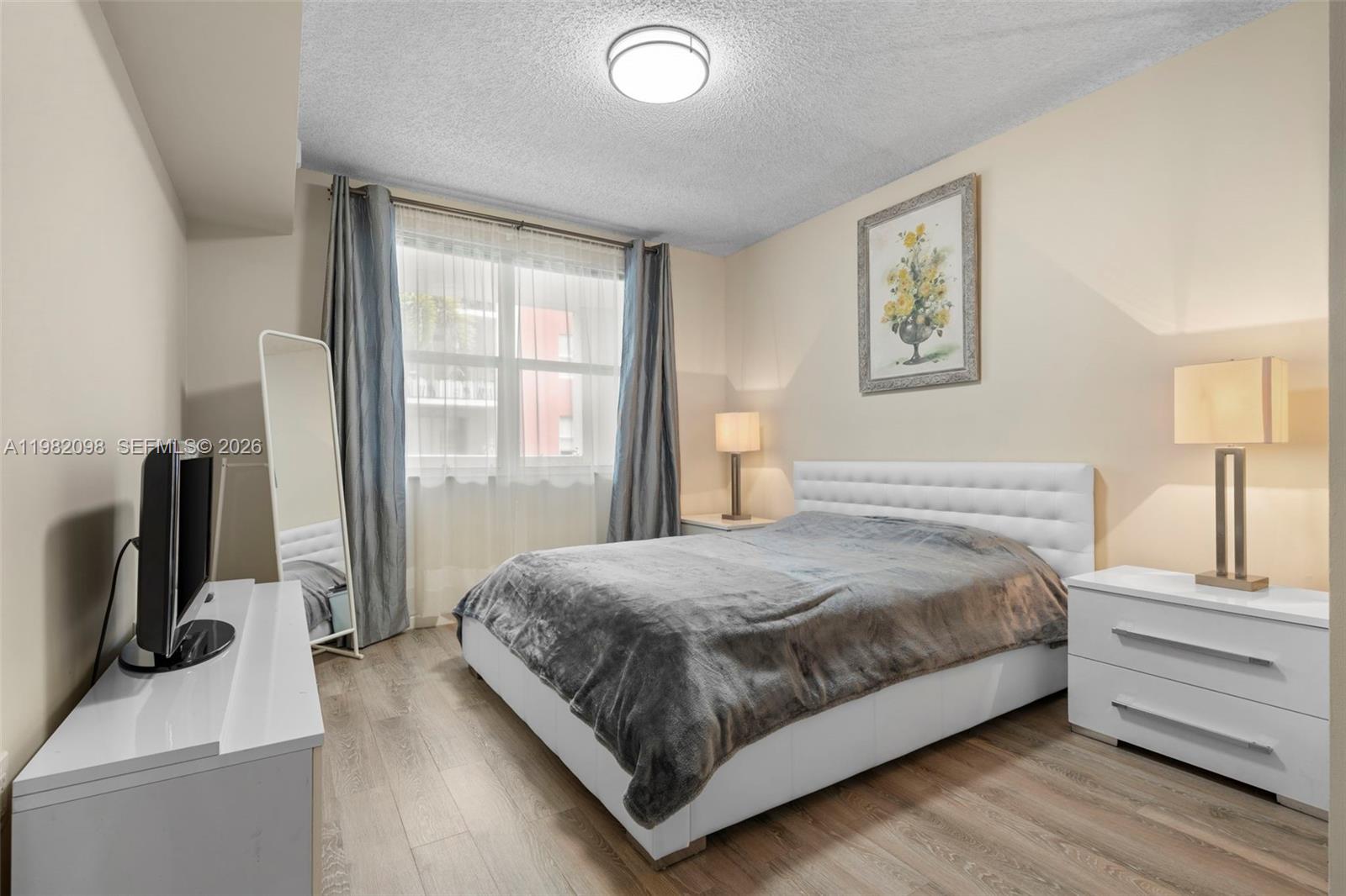 PORTO BELLAGIO CONDO - Residential