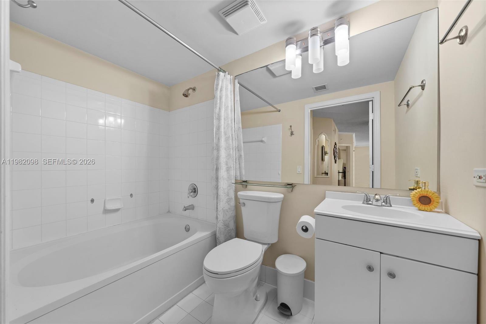 PORTO BELLAGIO CONDO - Residential