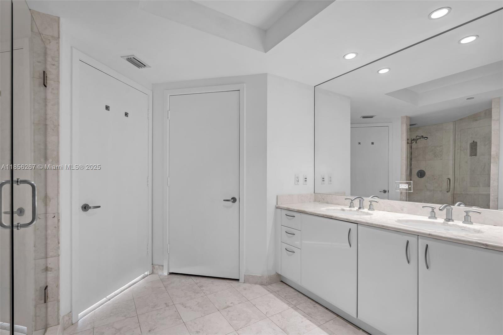 JADE RESIDENCES AT BRICKE - Residential