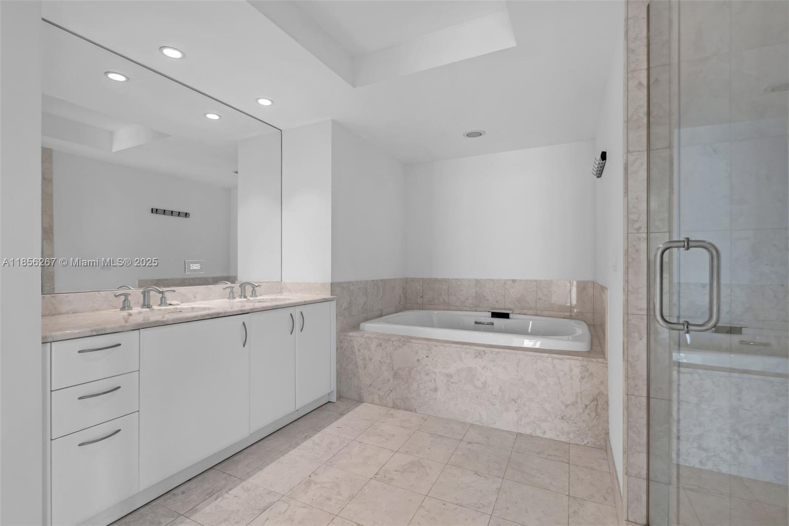 JADE RESIDENCES AT BRICKE - Residential