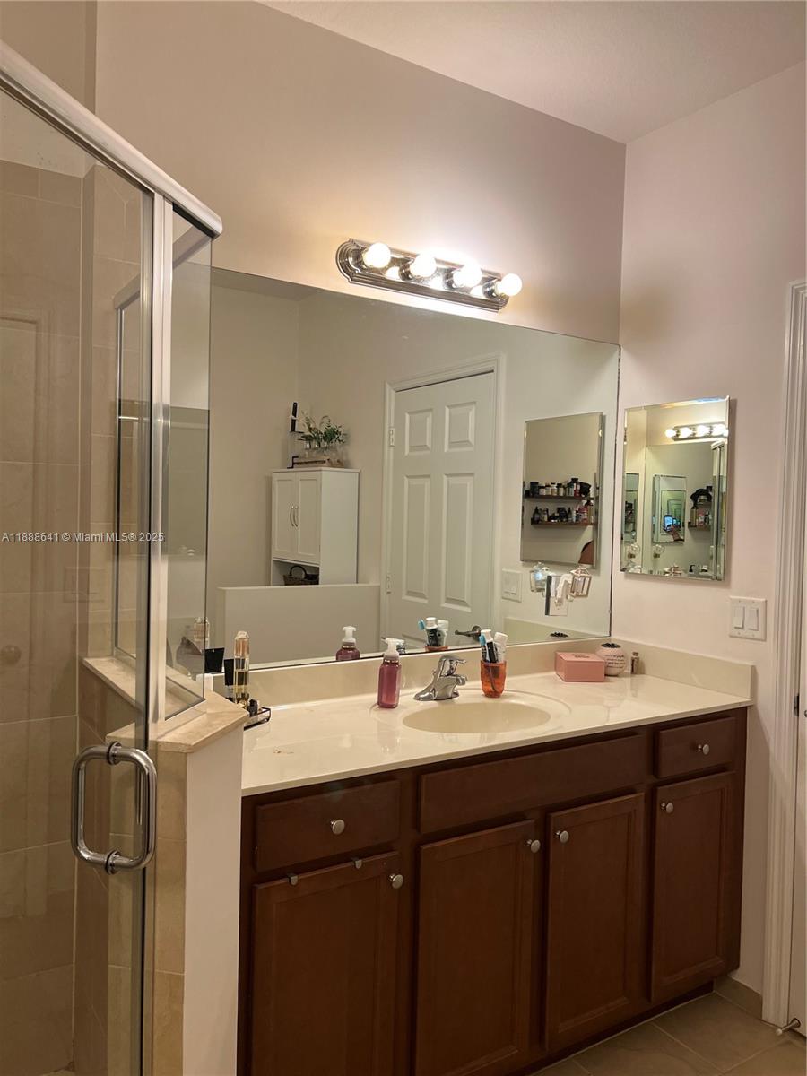 VENETIAN PARC WEST - Residential Lease