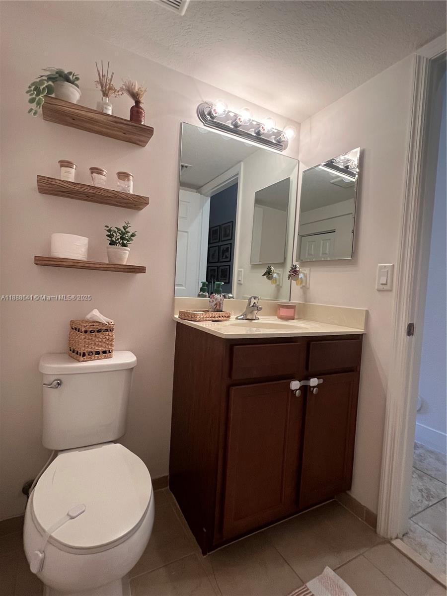 VENETIAN PARC WEST - Residential Lease