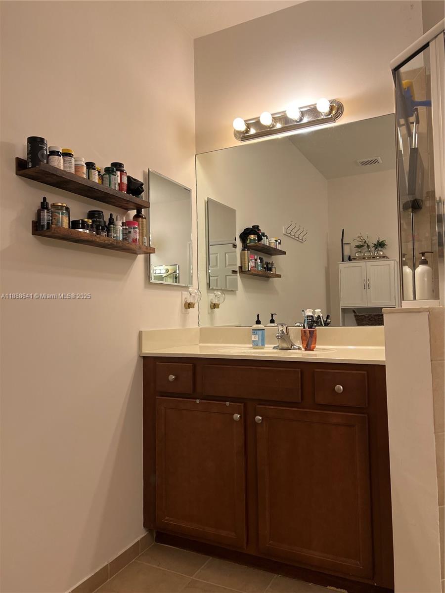 VENETIAN PARC WEST - Residential Lease