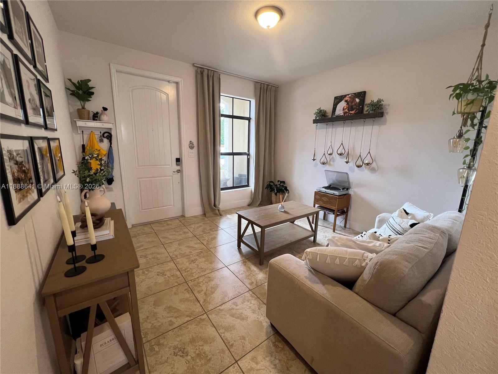 VENETIAN PARC WEST - Residential Lease