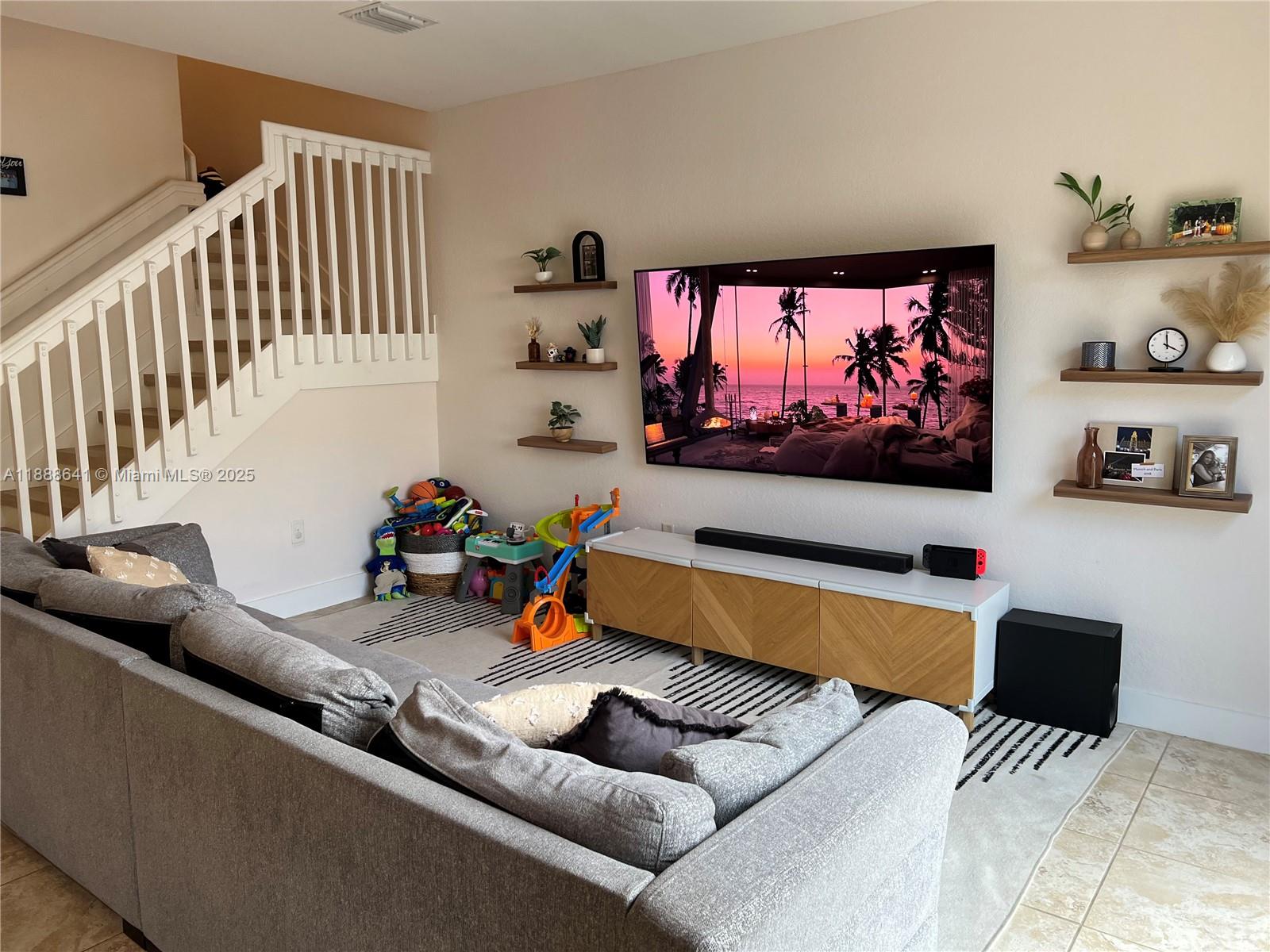 VENETIAN PARC WEST - Residential Lease