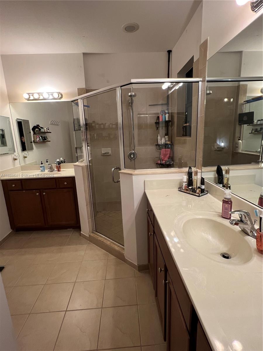 VENETIAN PARC WEST - Residential Lease