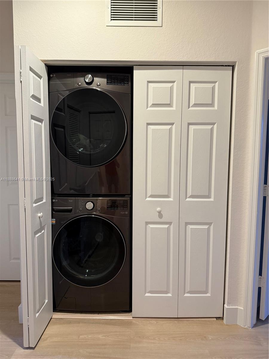 VENETIAN PARC WEST - Residential Lease