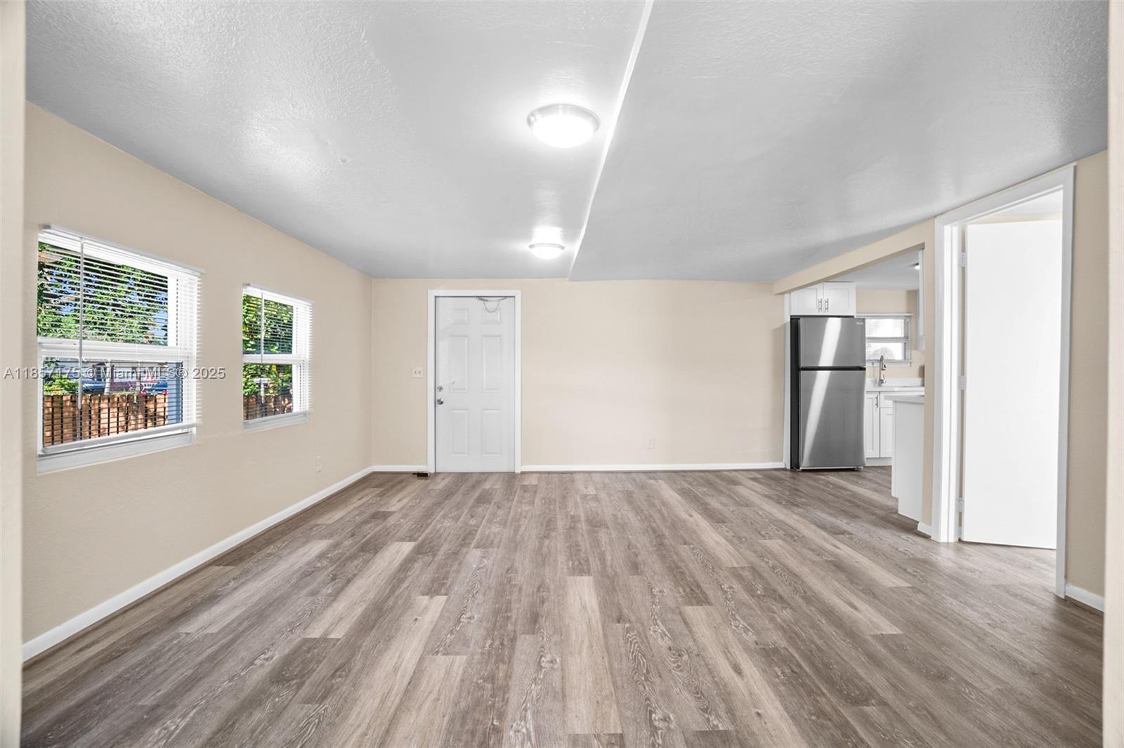 NORTH HOLLYWOOD - Residential Lease