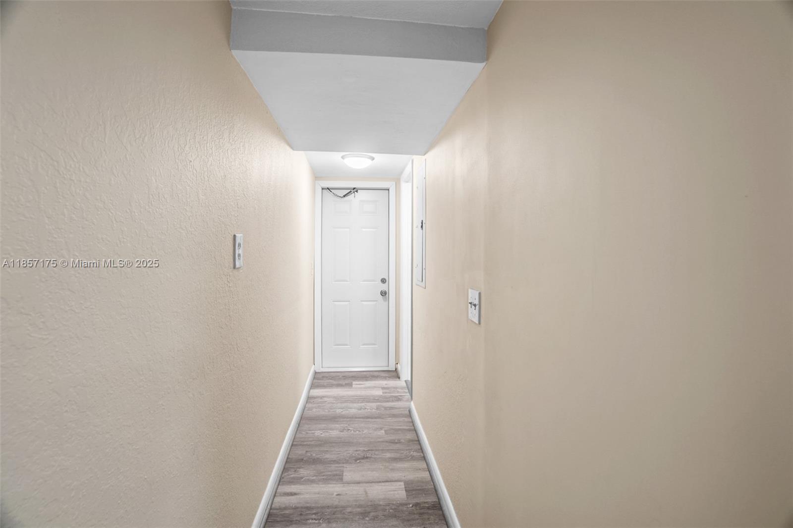 NORTH HOLLYWOOD - Residential Lease