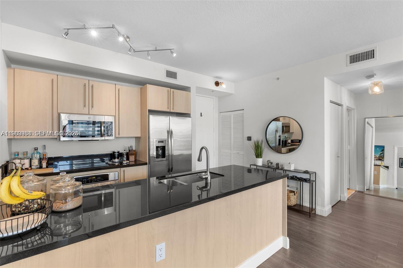 79 SW 12th St 2204-S