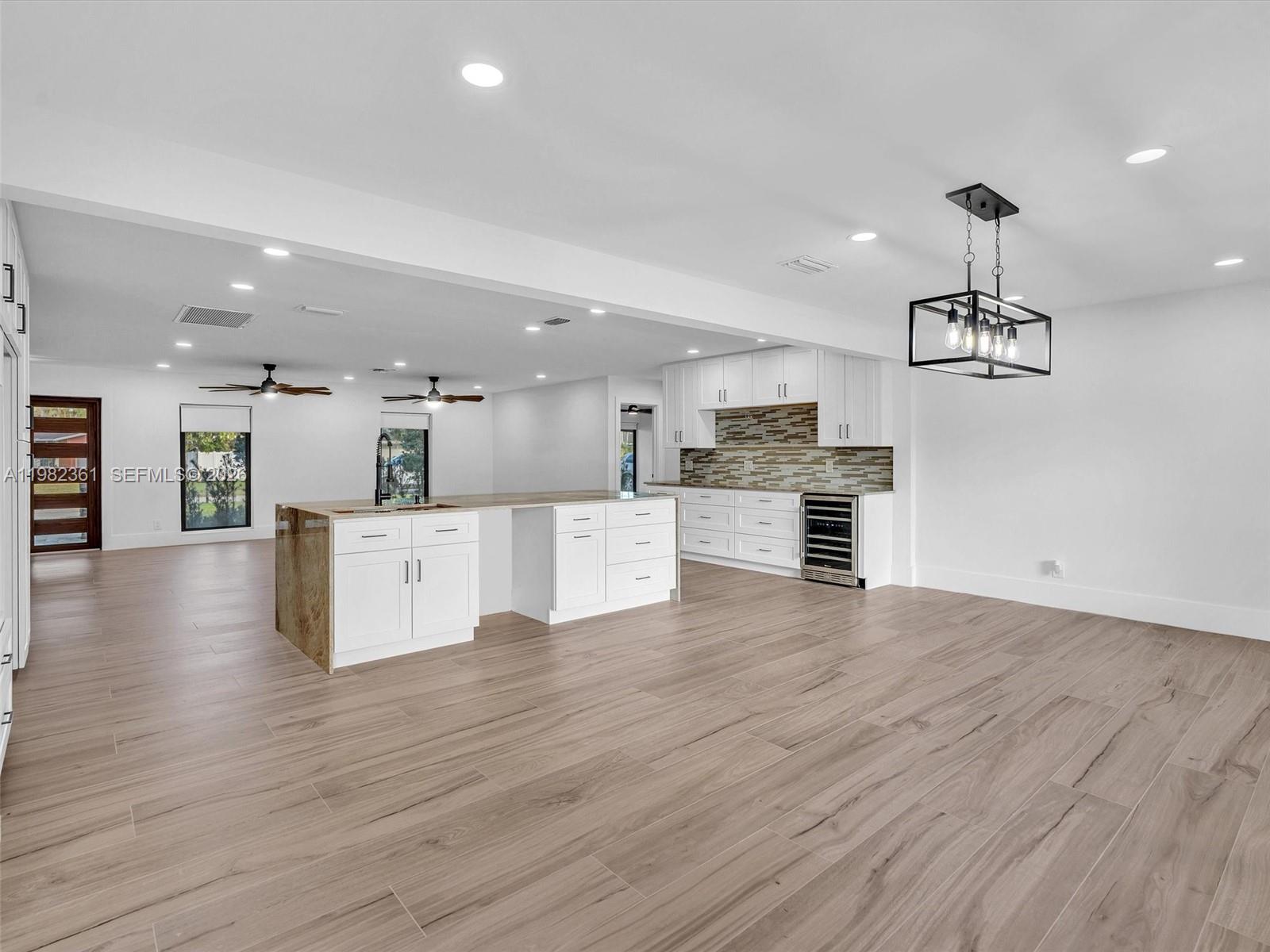 PEMBROKE LAKES SEC 5 - Residential