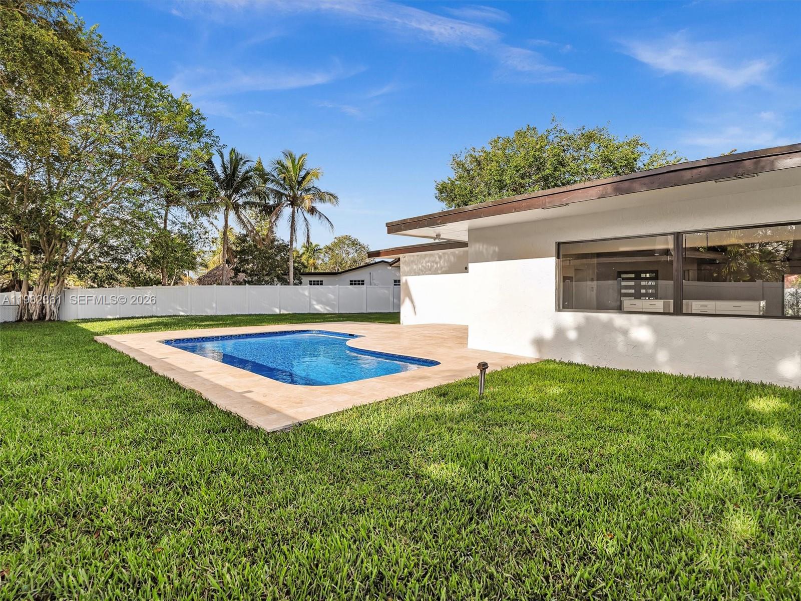 PEMBROKE LAKES SEC 5 - Residential