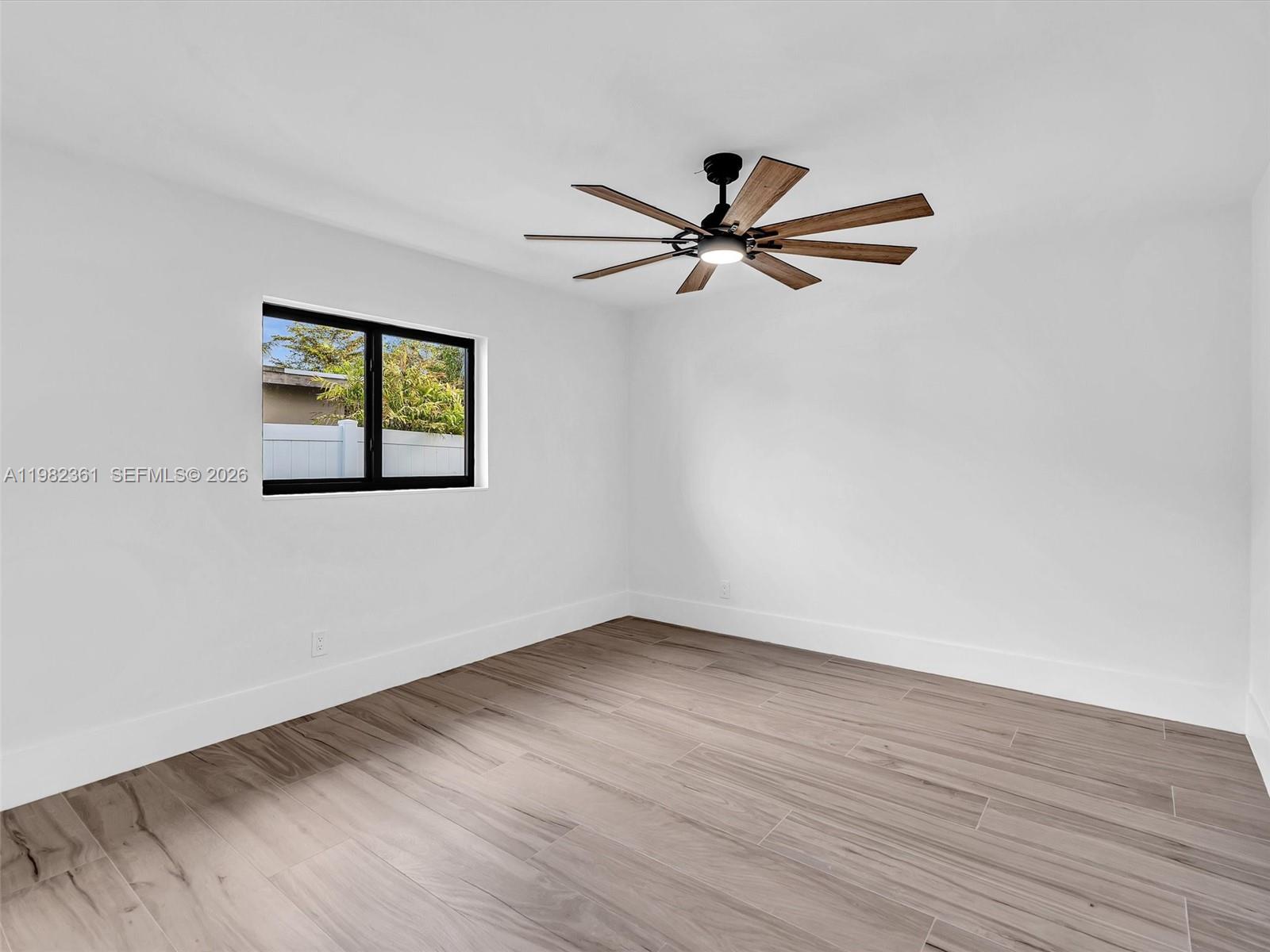 PEMBROKE LAKES SEC 5 - Residential