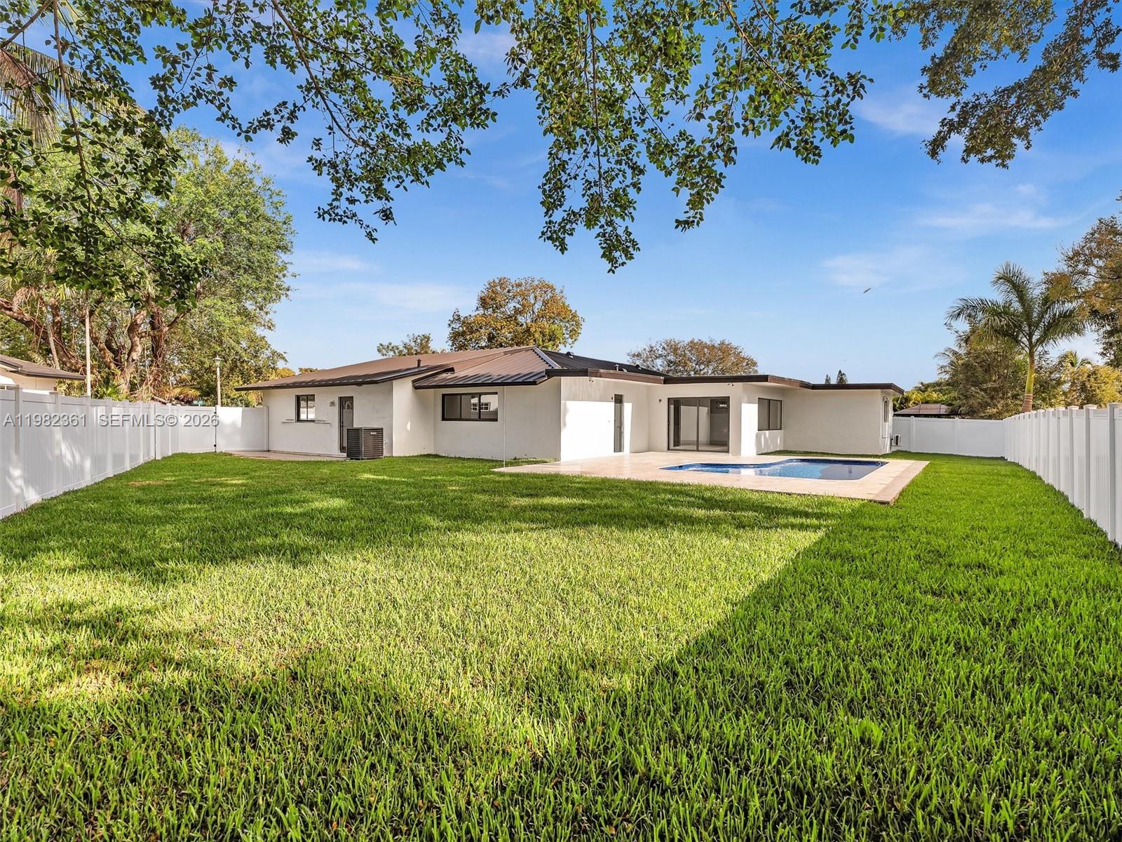 PEMBROKE LAKES SEC 5 - Residential