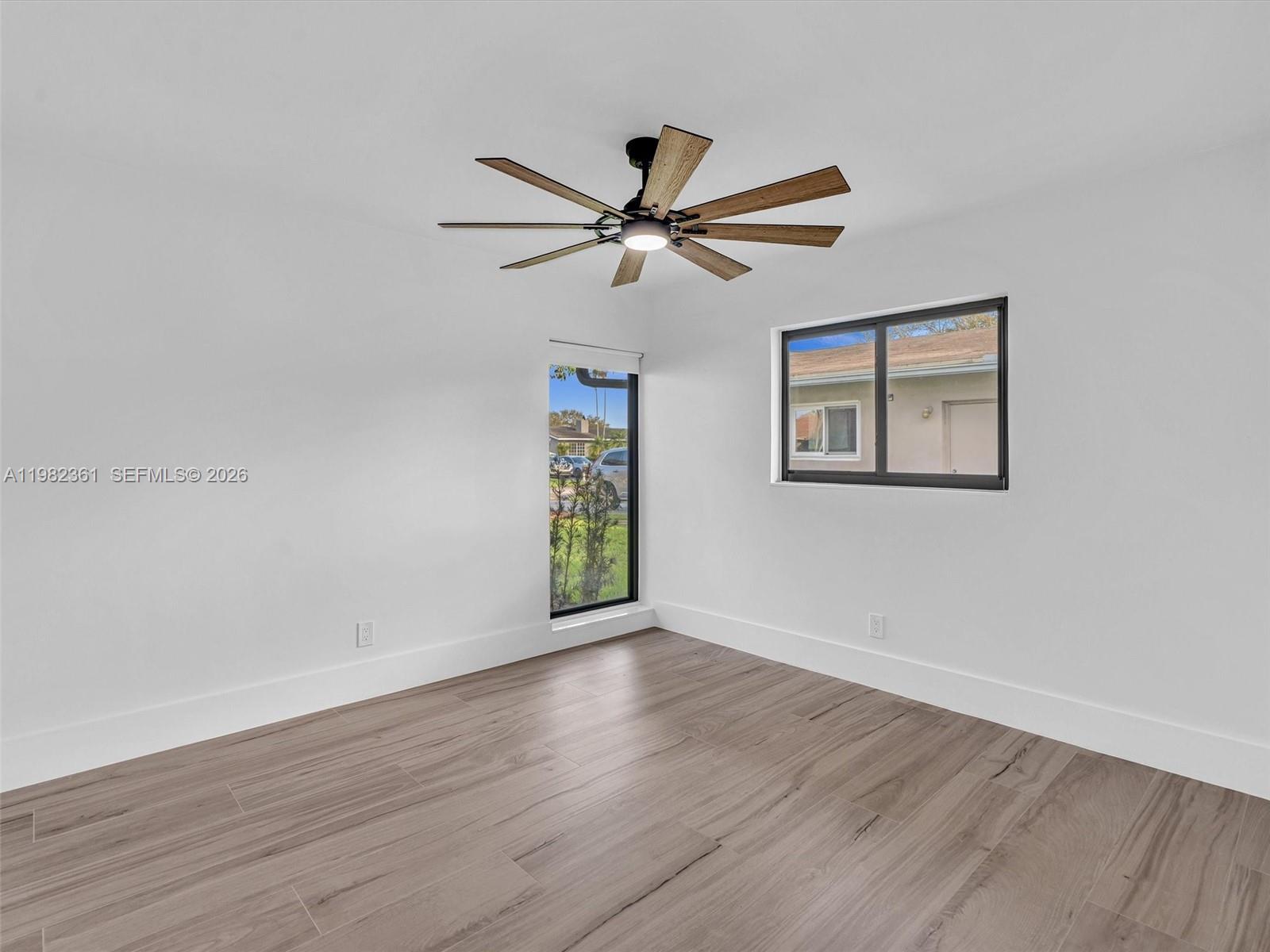 PEMBROKE LAKES SEC 5 - Residential