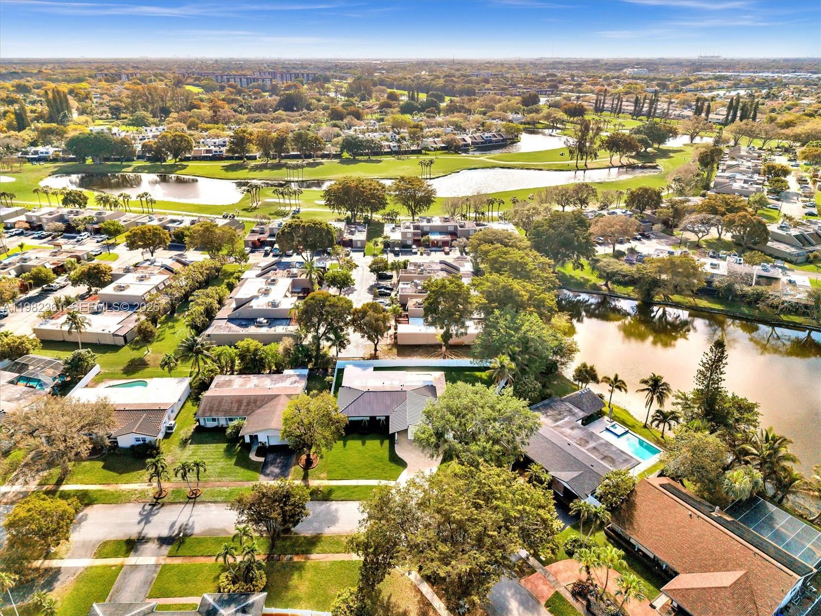 PEMBROKE LAKES SEC 5 - Residential