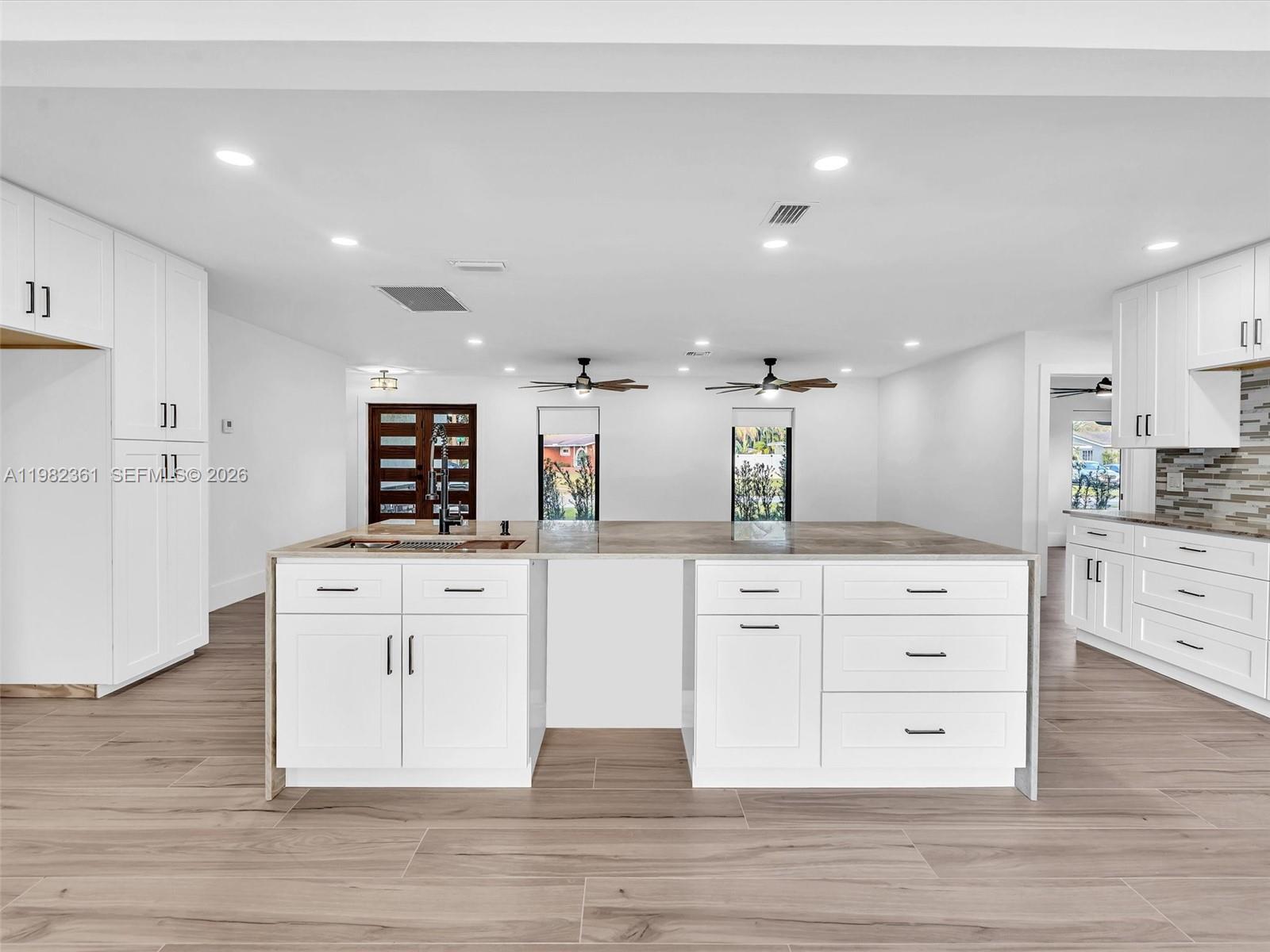 PEMBROKE LAKES SEC 5 - Residential