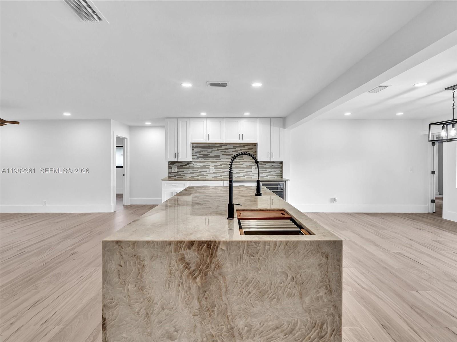 PEMBROKE LAKES SEC 5 - Residential