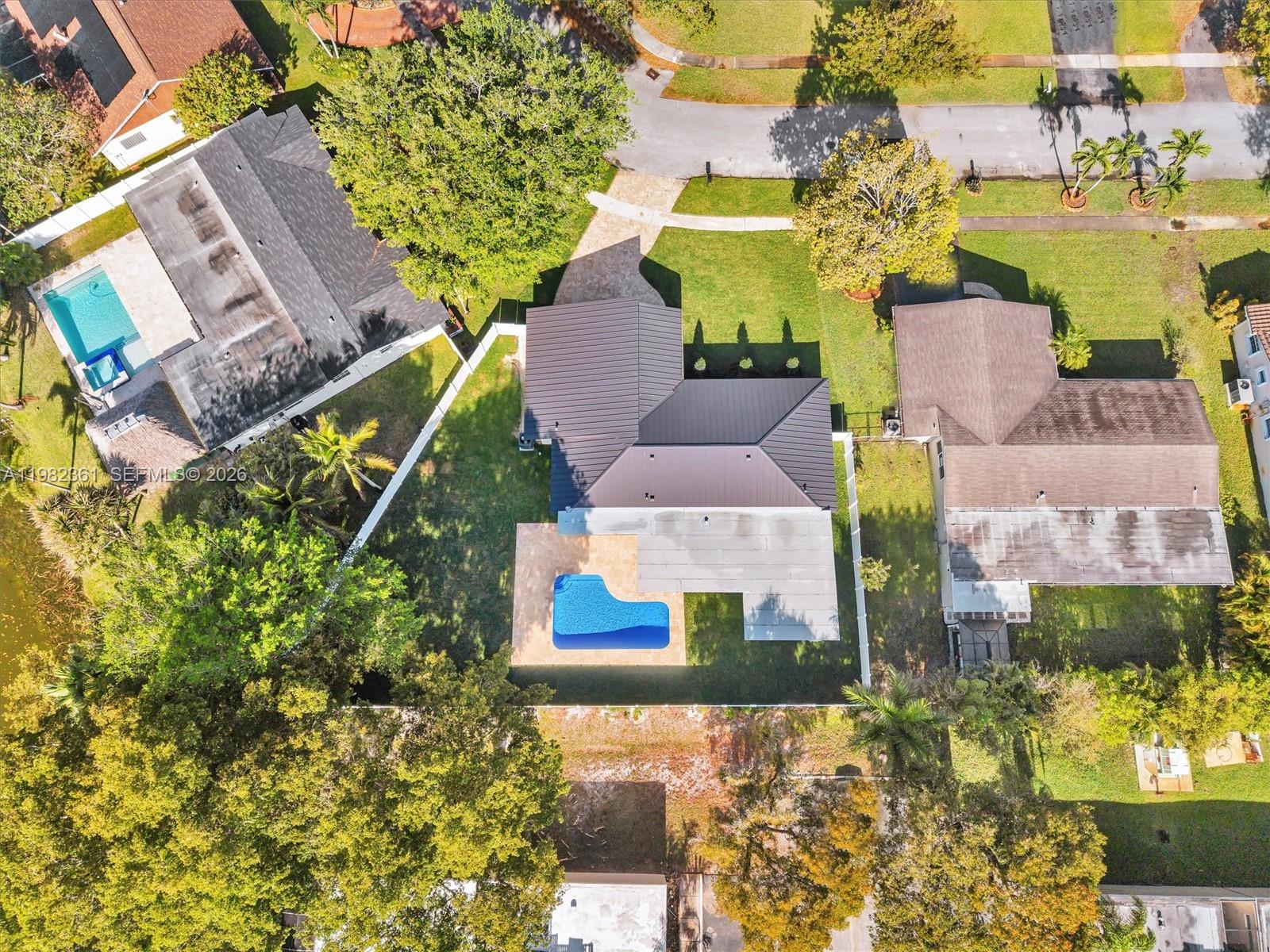 PEMBROKE LAKES SEC 5 - Residential