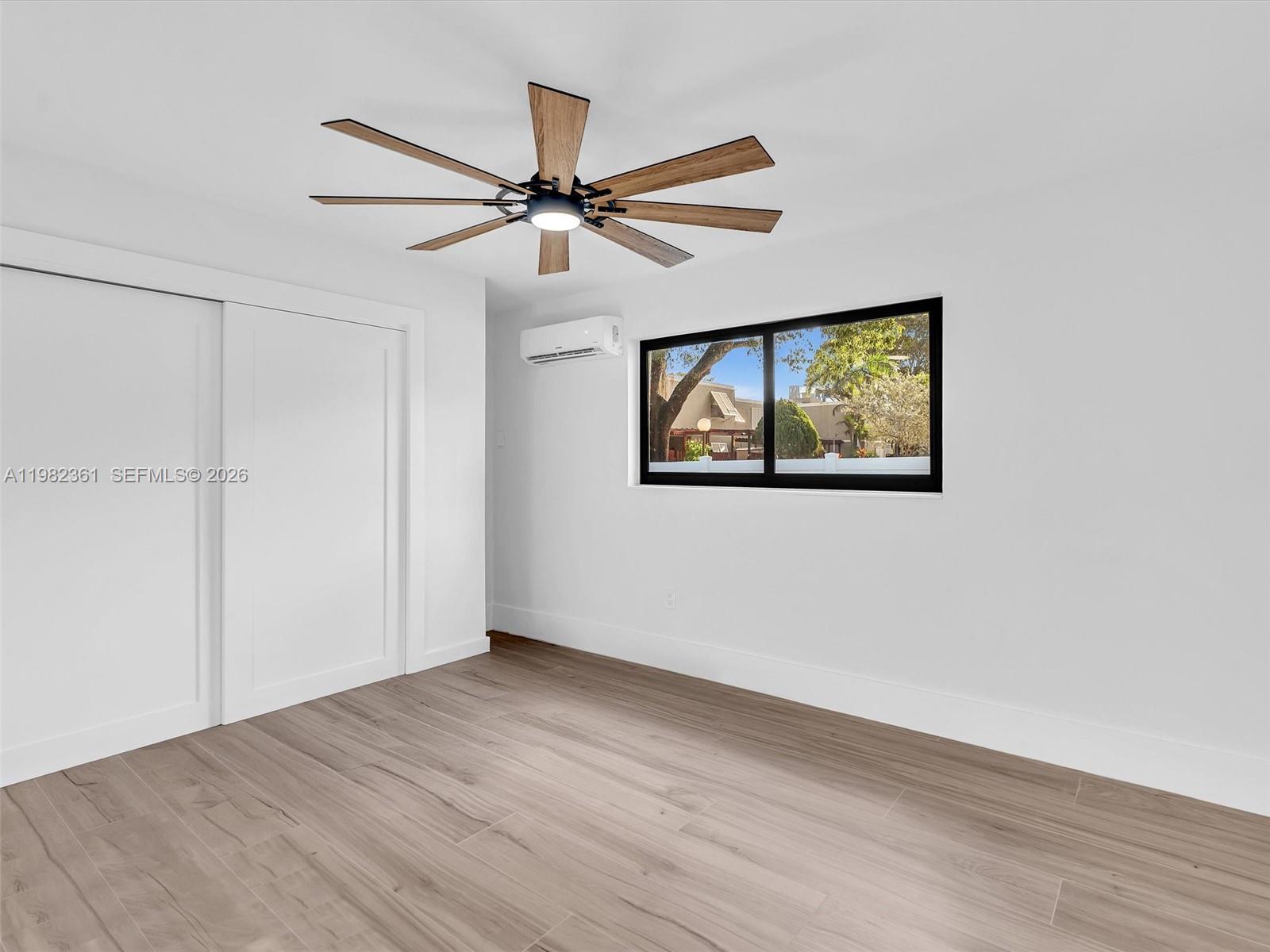 PEMBROKE LAKES SEC 5 - Residential