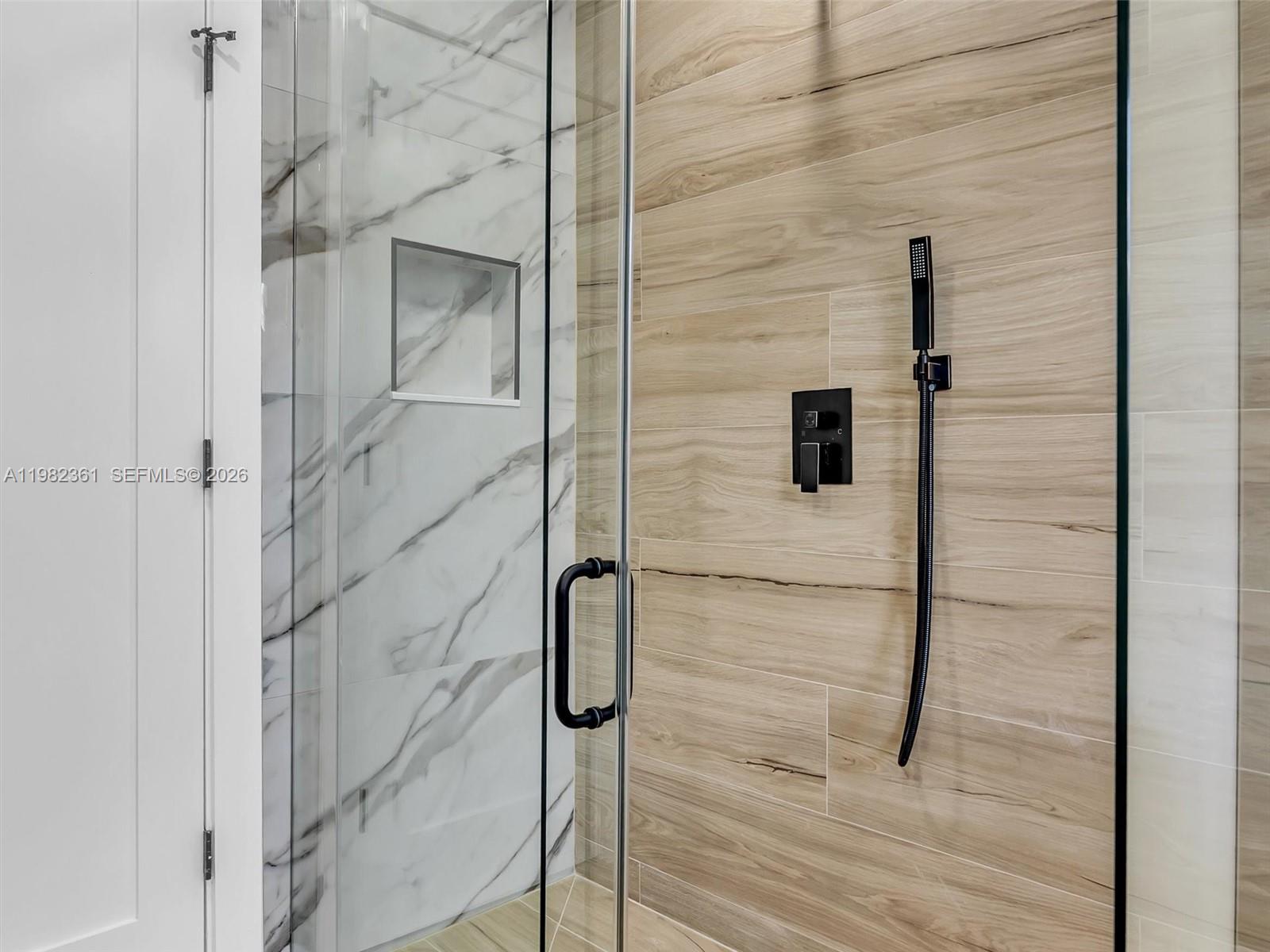 PEMBROKE LAKES SEC 5 - Residential