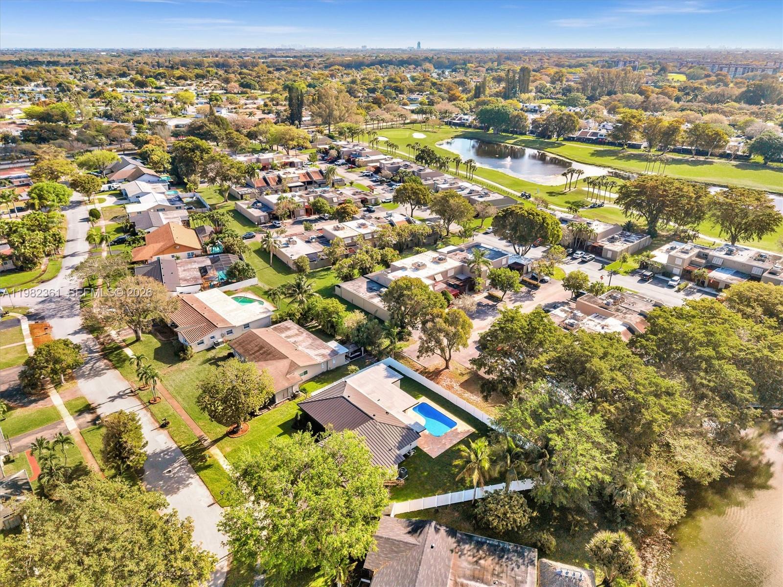 PEMBROKE LAKES SEC 5 - Residential