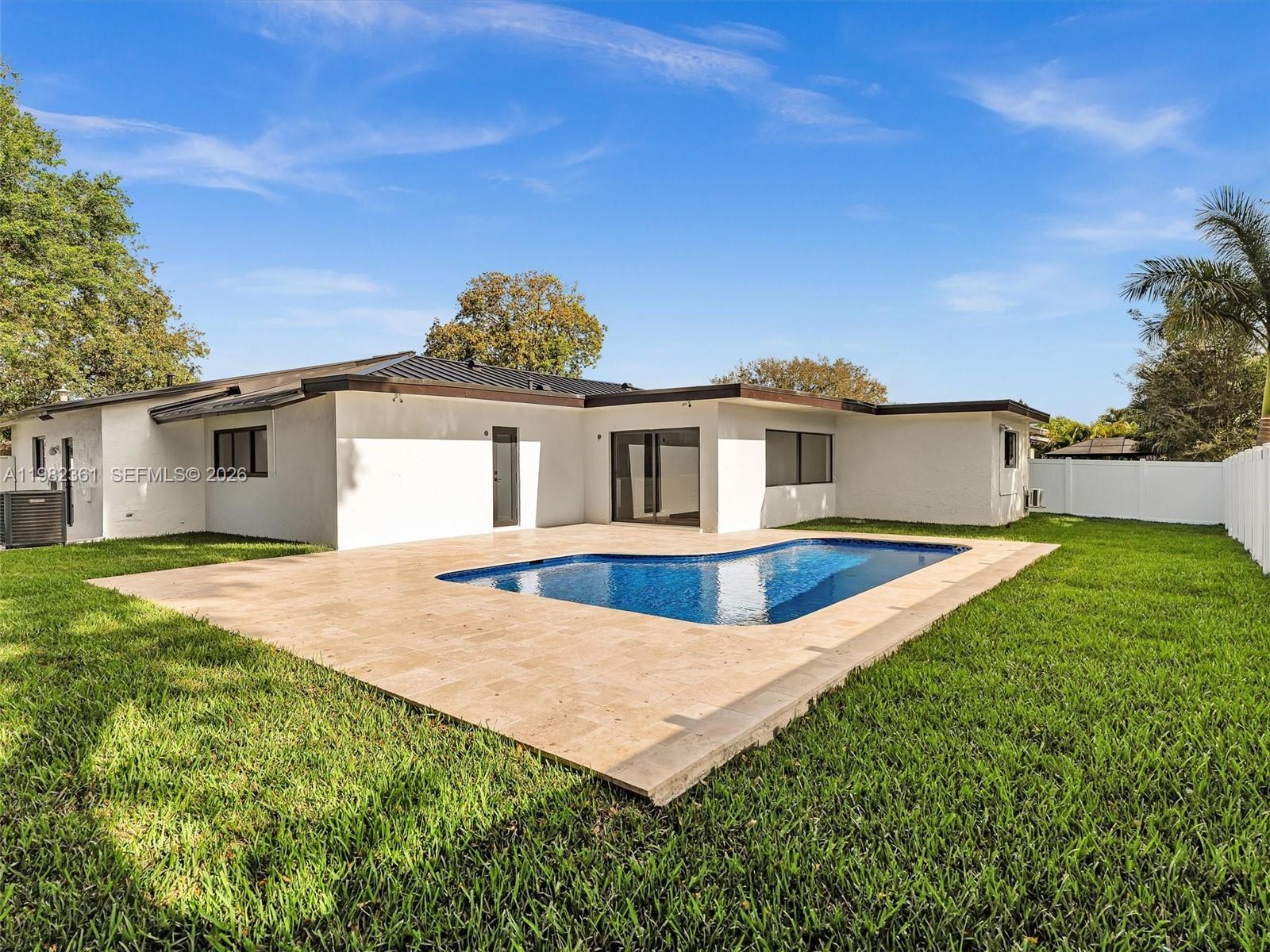 PEMBROKE LAKES SEC 5 - Residential