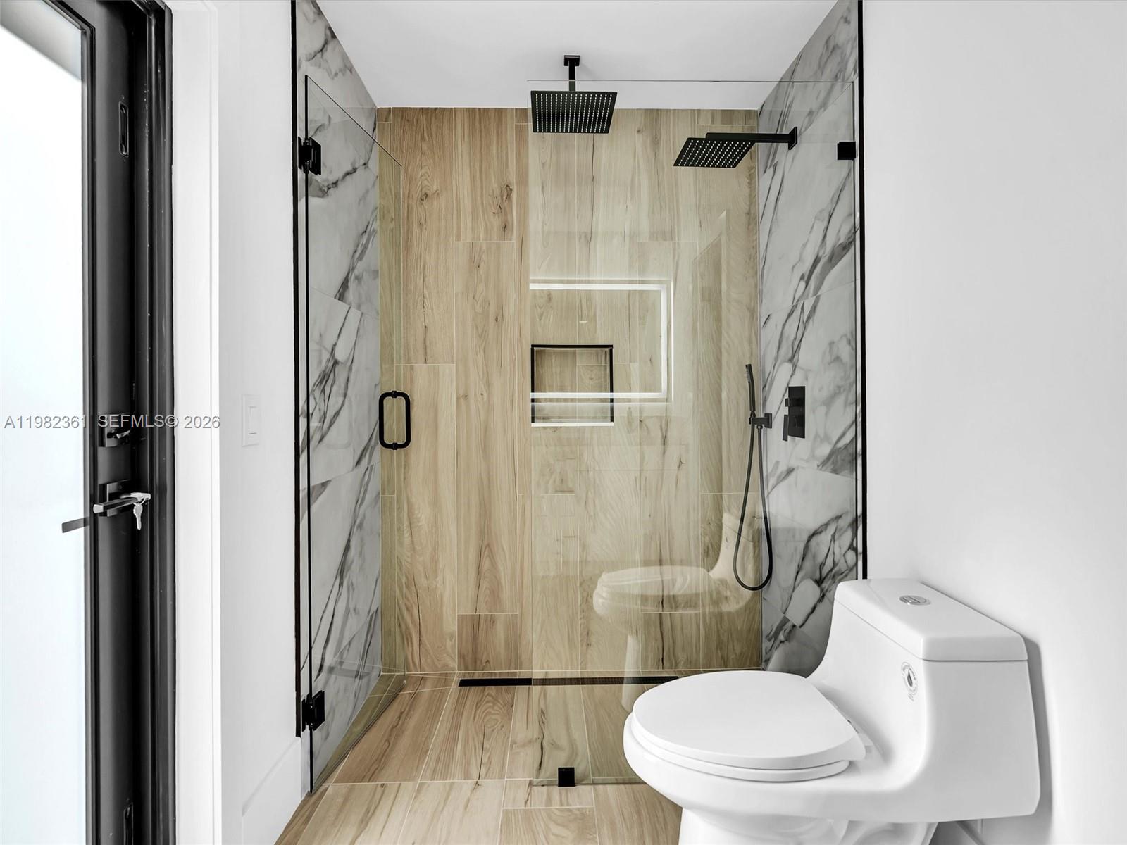 PEMBROKE LAKES SEC 5 - Residential