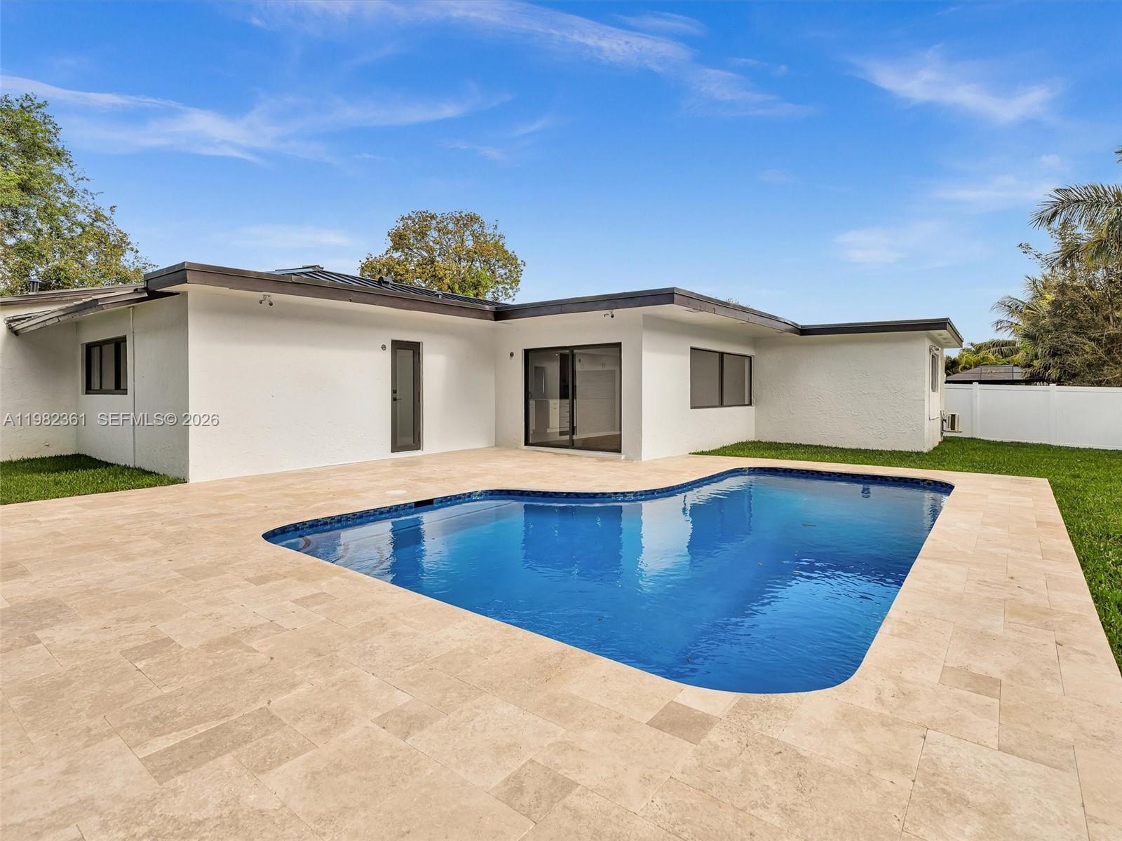 PEMBROKE LAKES SEC 5 - Residential