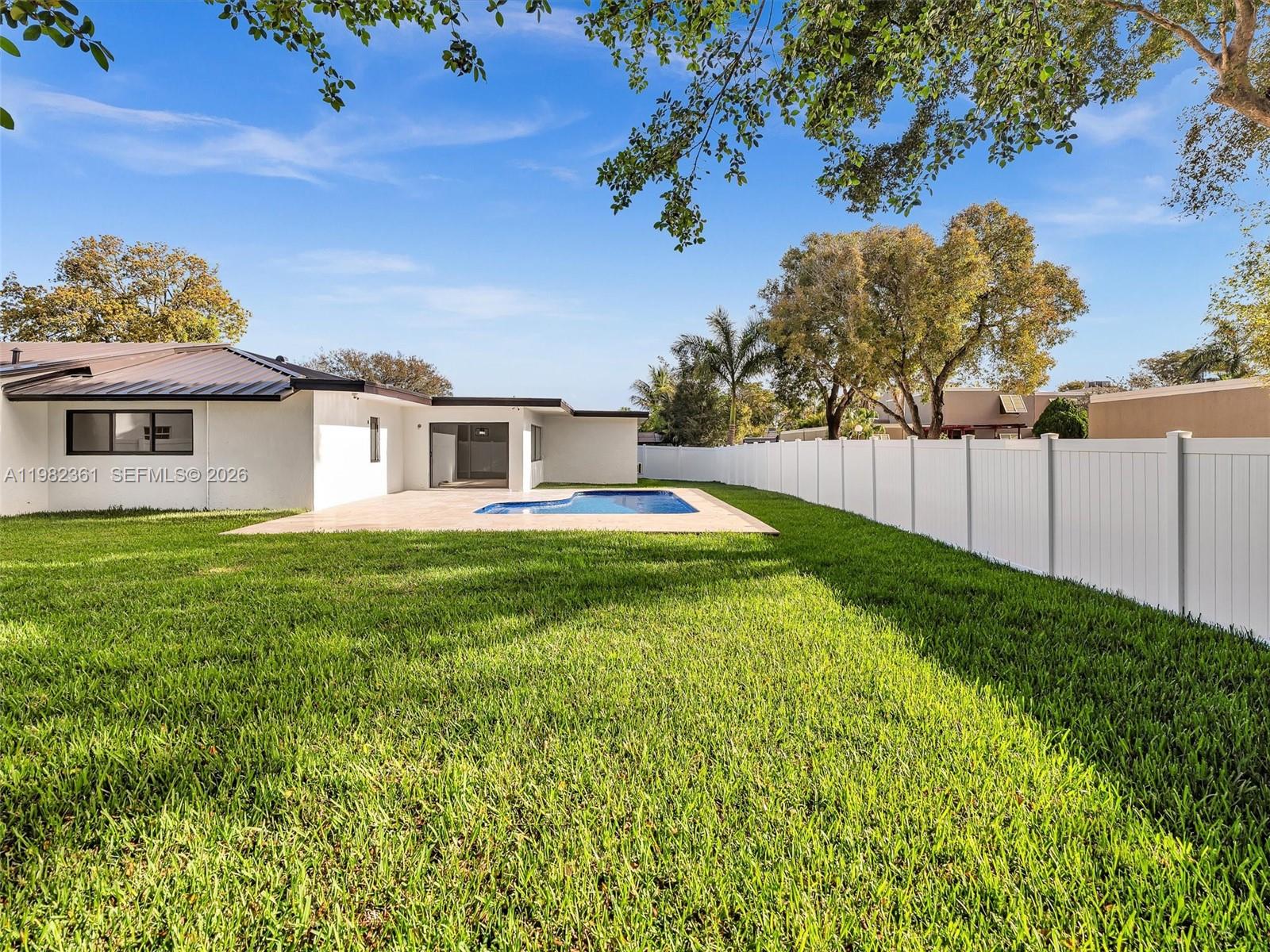 PEMBROKE LAKES SEC 5 - Residential