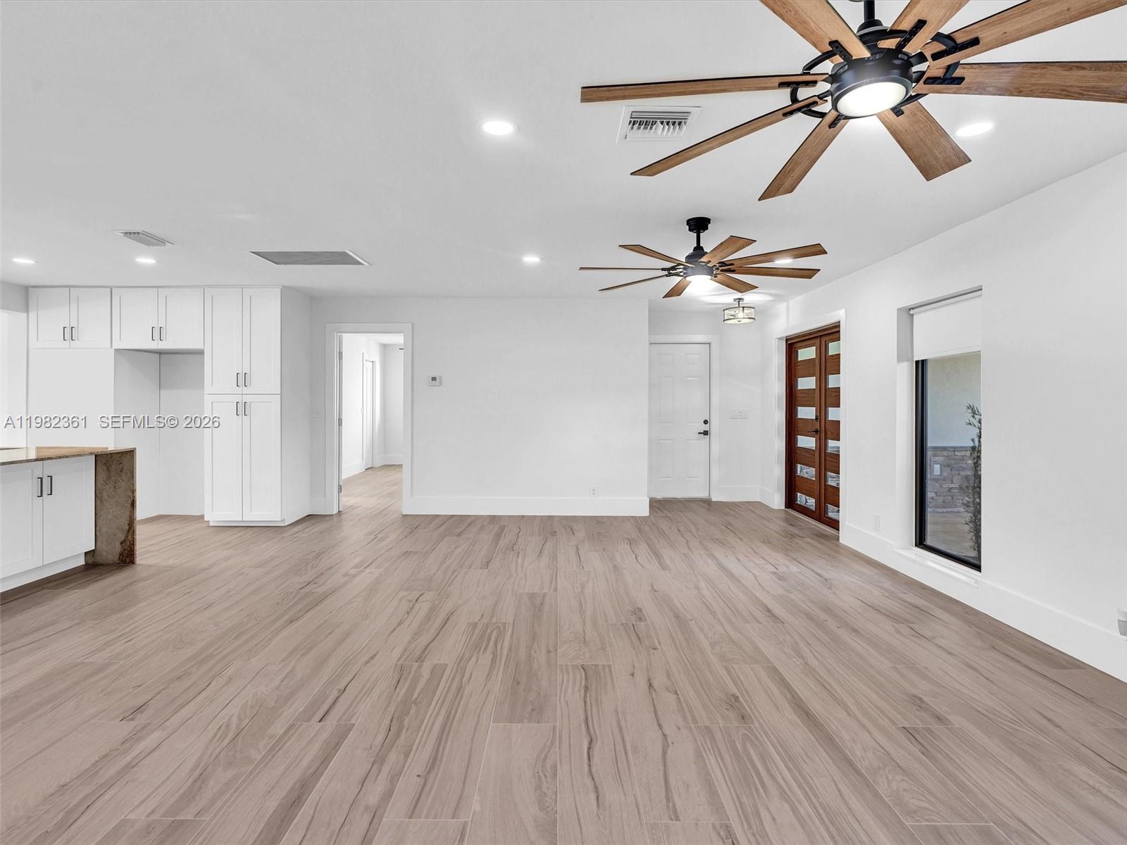 PEMBROKE LAKES SEC 5 - Residential