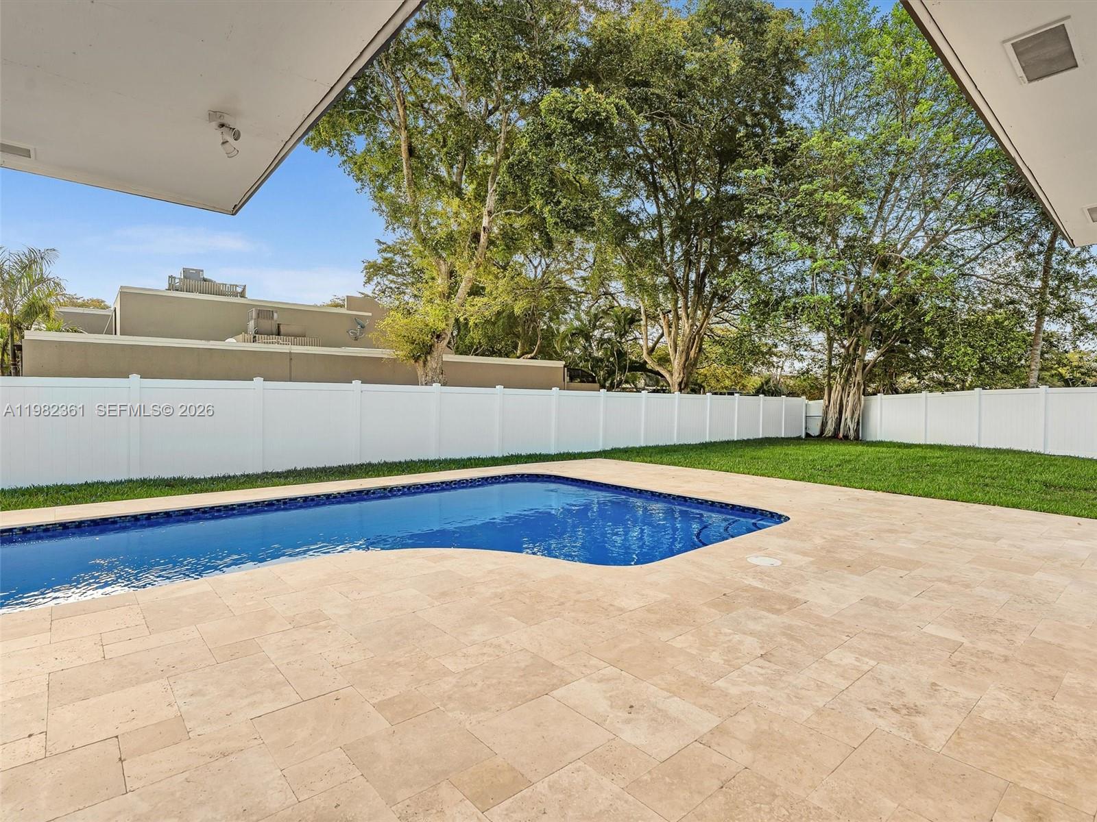 PEMBROKE LAKES SEC 5 - Residential