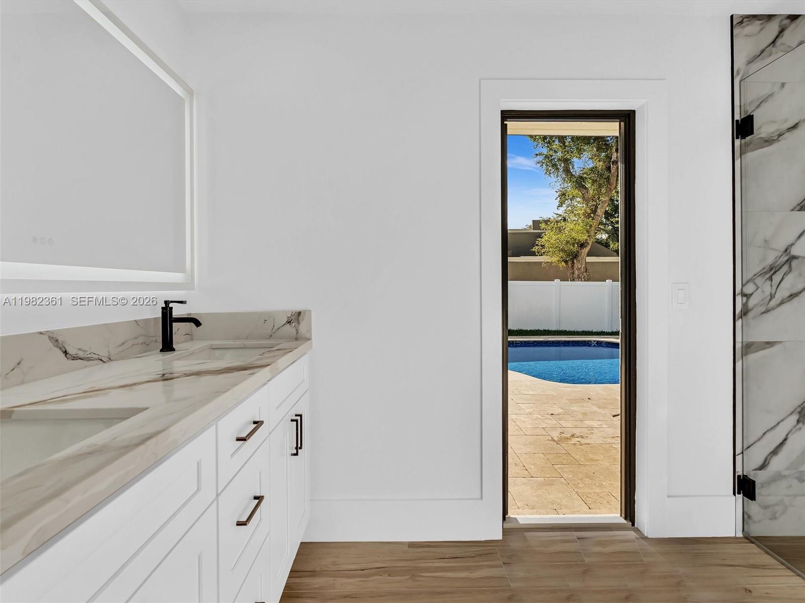 PEMBROKE LAKES SEC 5 - Residential