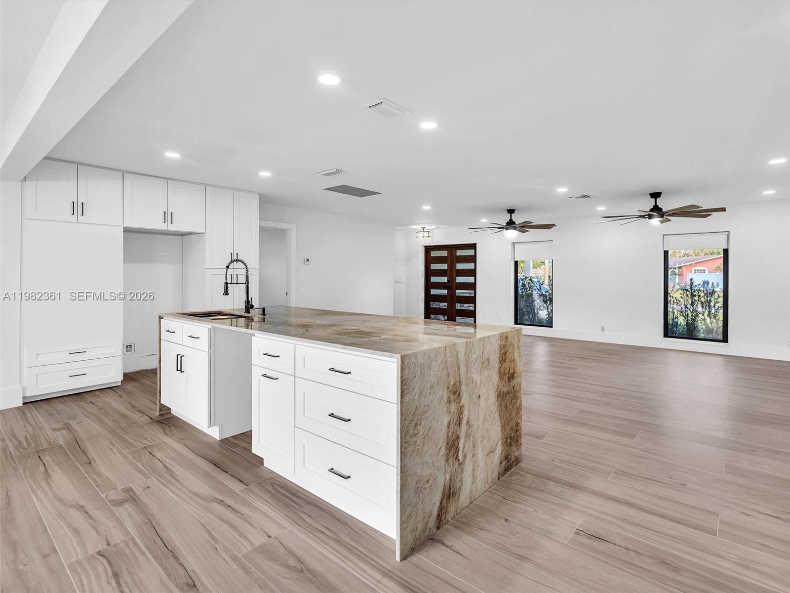 PEMBROKE LAKES SEC 5 - Residential