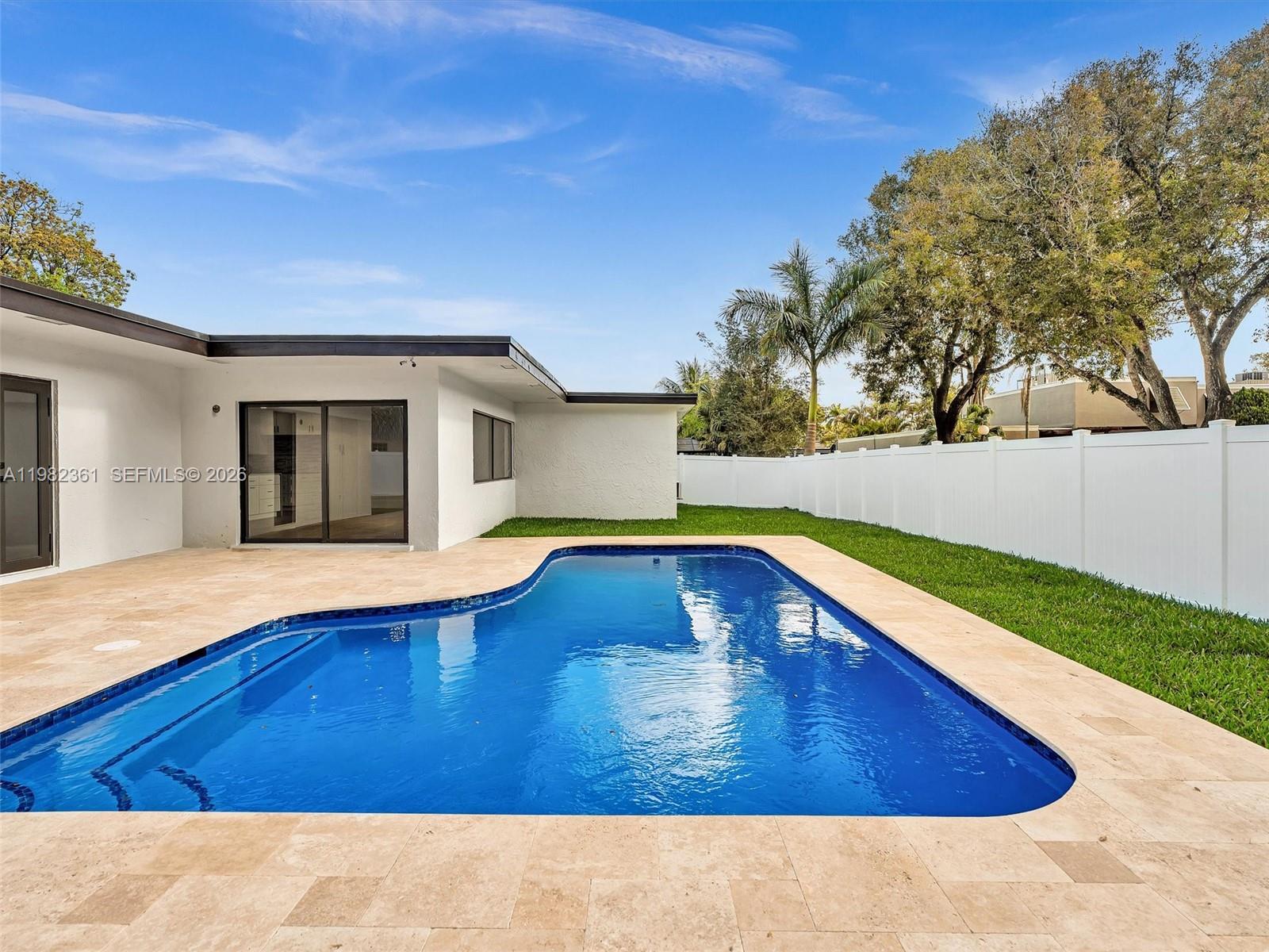 PEMBROKE LAKES SEC 5 - Residential