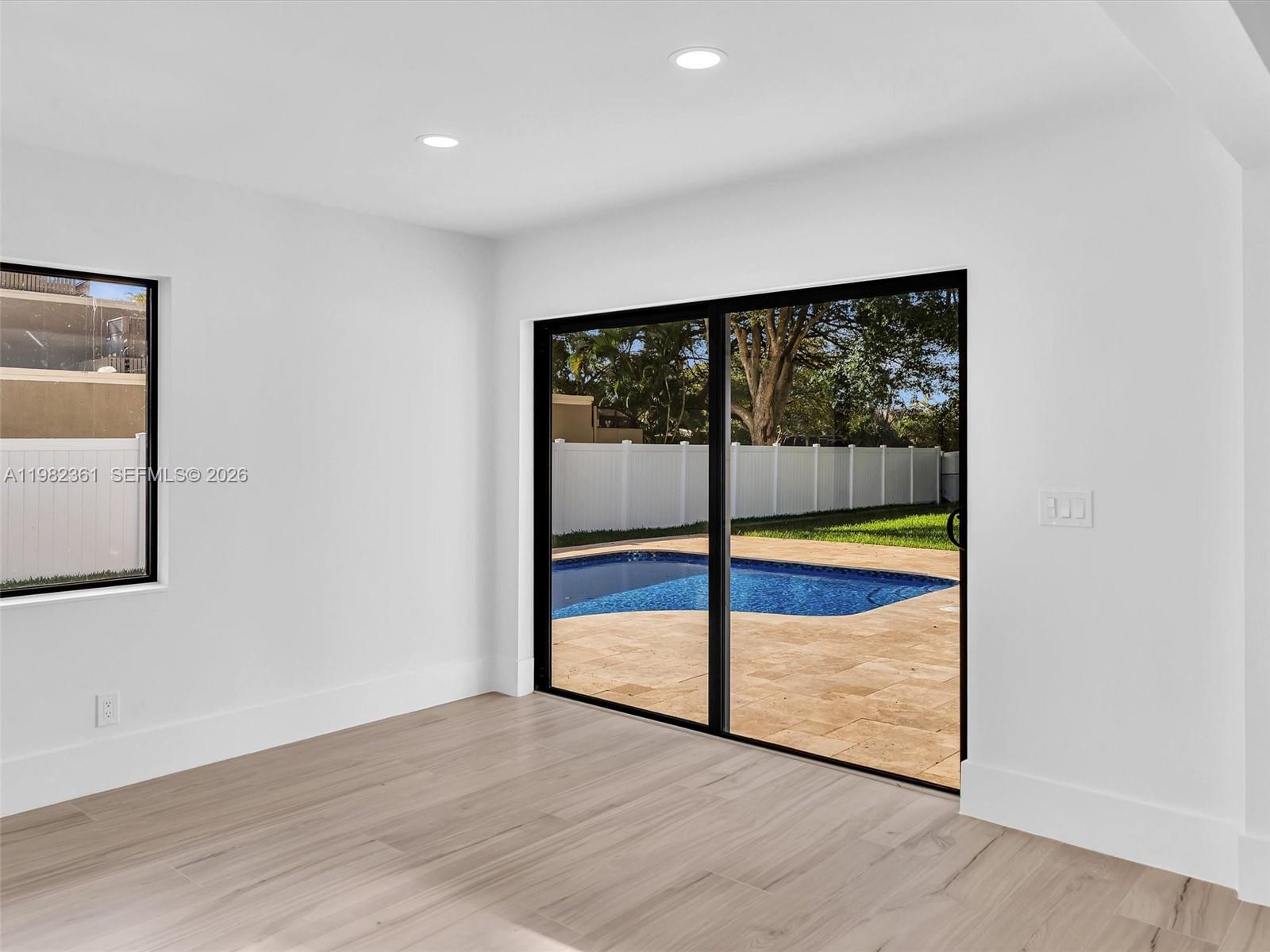 PEMBROKE LAKES SEC 5 - Residential