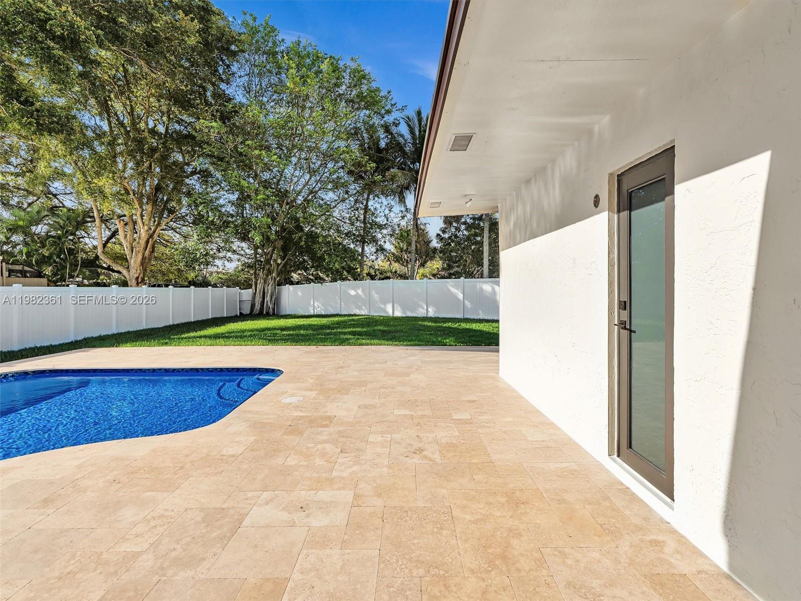 PEMBROKE LAKES SEC 5 - Residential