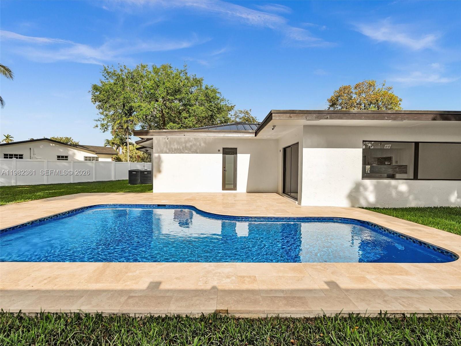 PEMBROKE LAKES SEC 5 - Residential