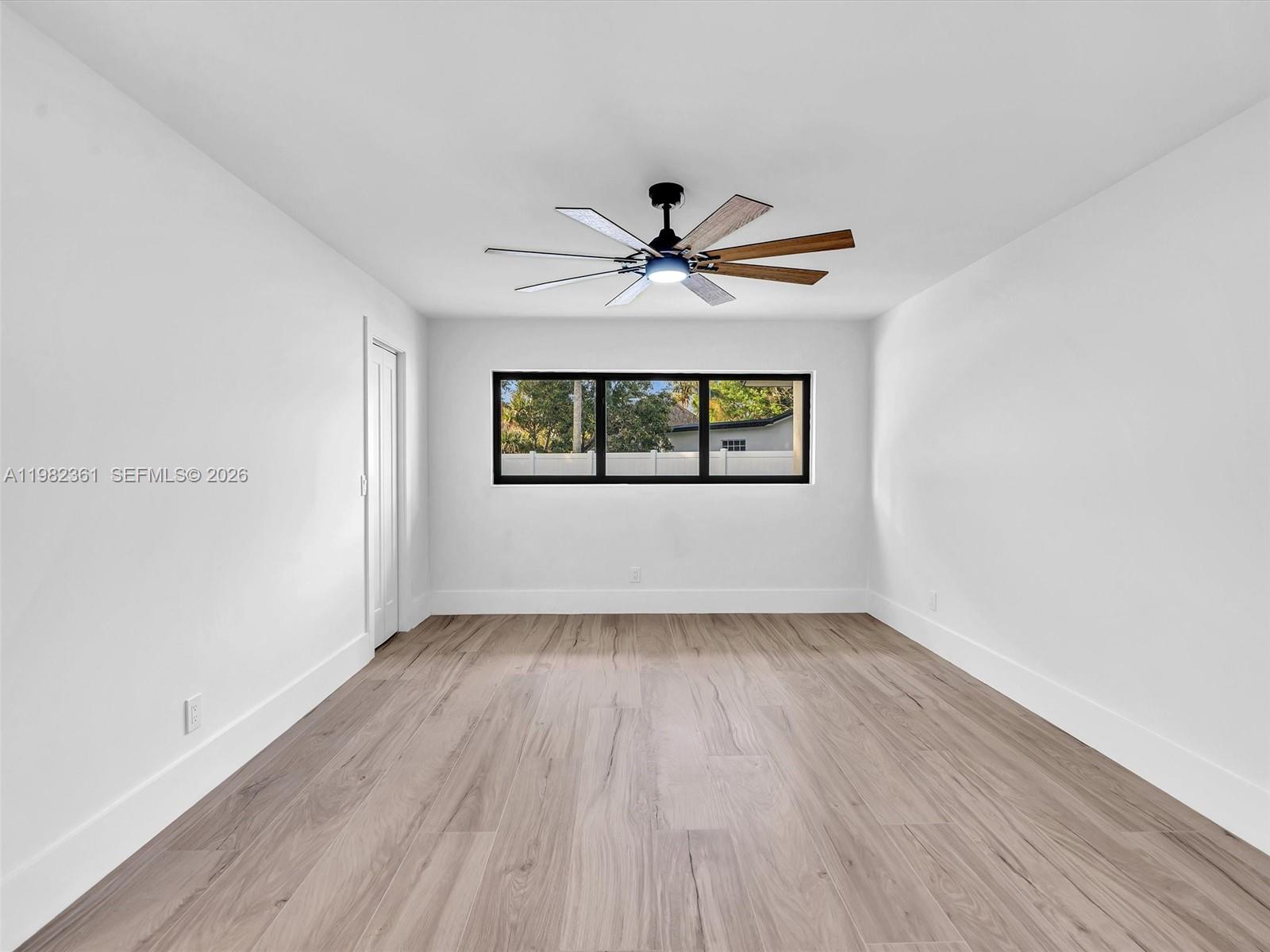 PEMBROKE LAKES SEC 5 - Residential