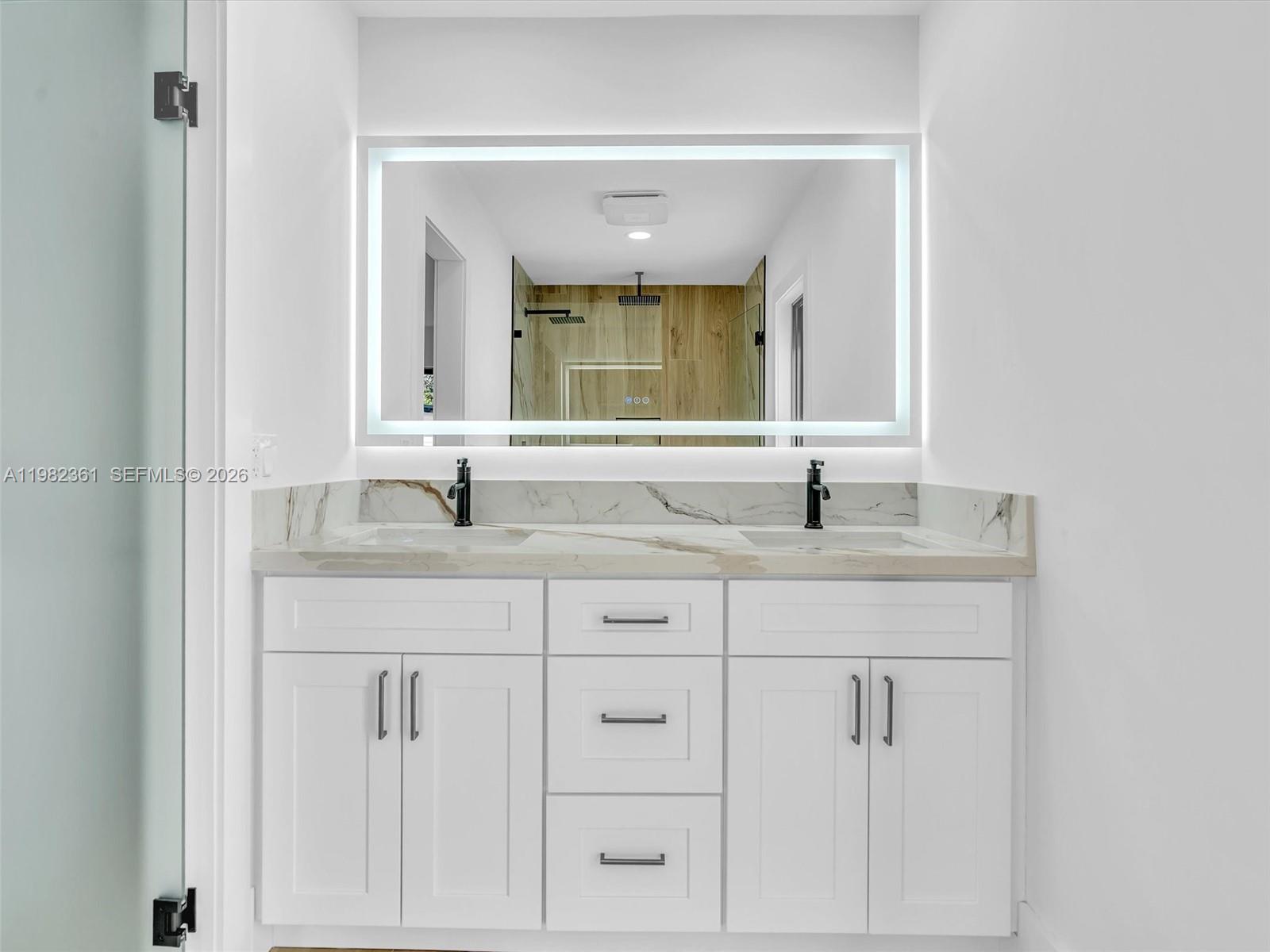 PEMBROKE LAKES SEC 5 - Residential