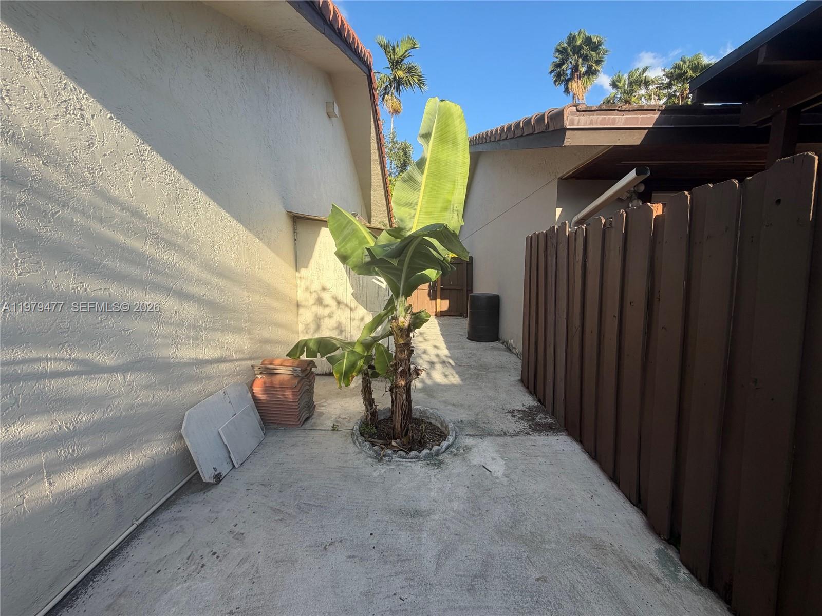 VISTA SUB 1ST ADDN - Residential