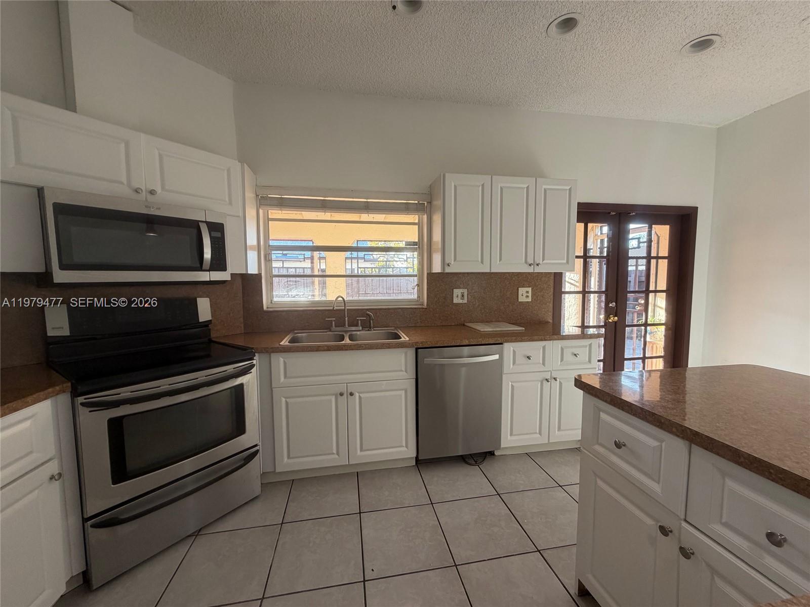 VISTA SUB 1ST ADDN - Residential