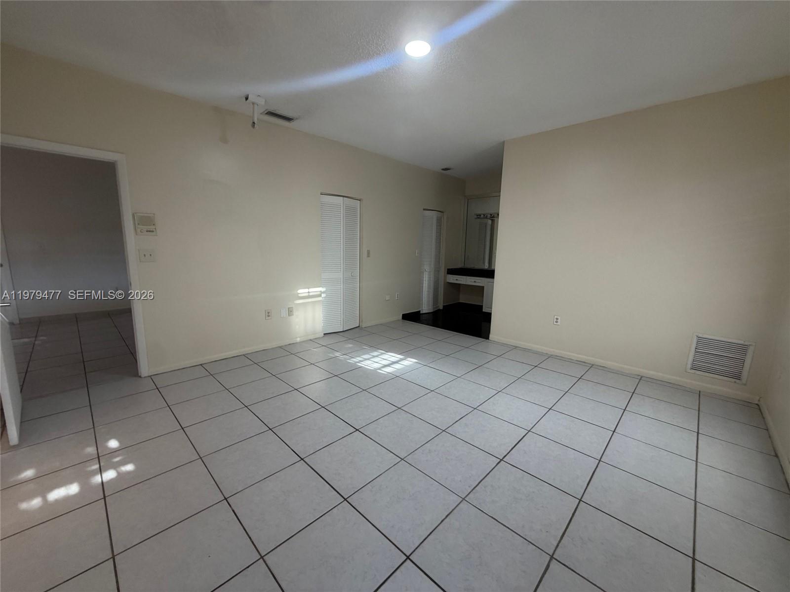 VISTA SUB 1ST ADDN - Residential