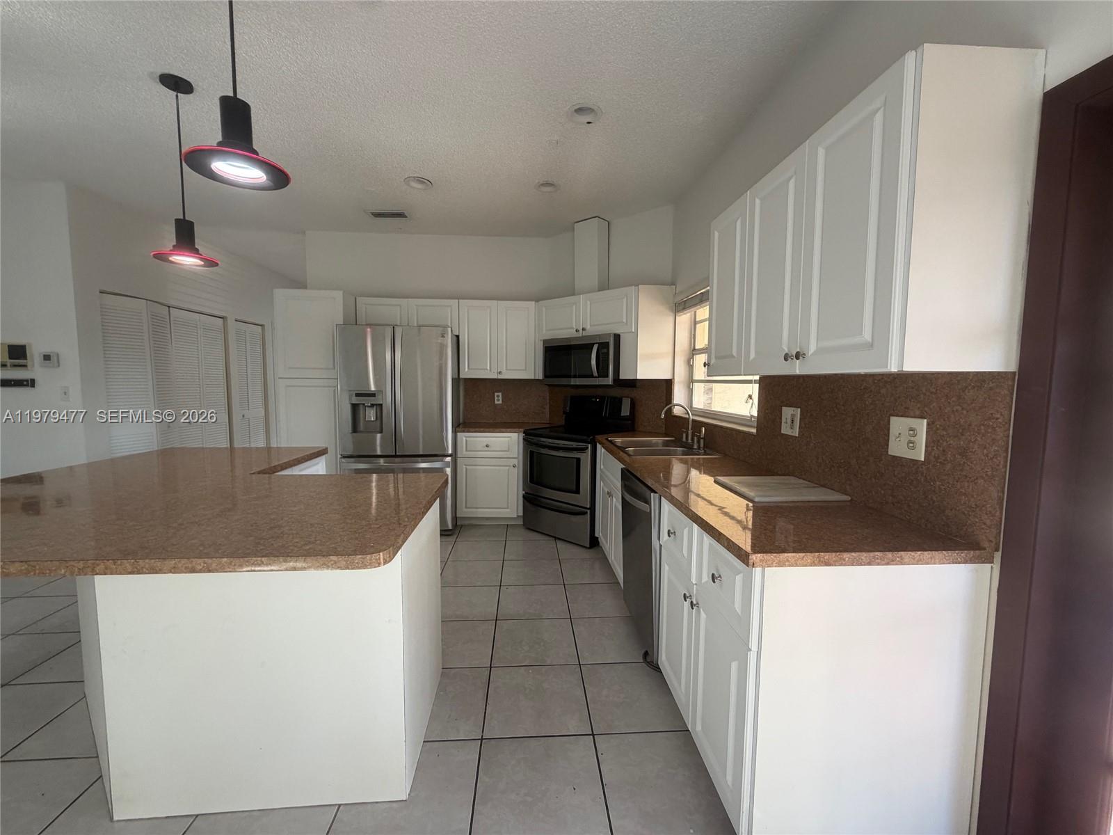 VISTA SUB 1ST ADDN - Residential