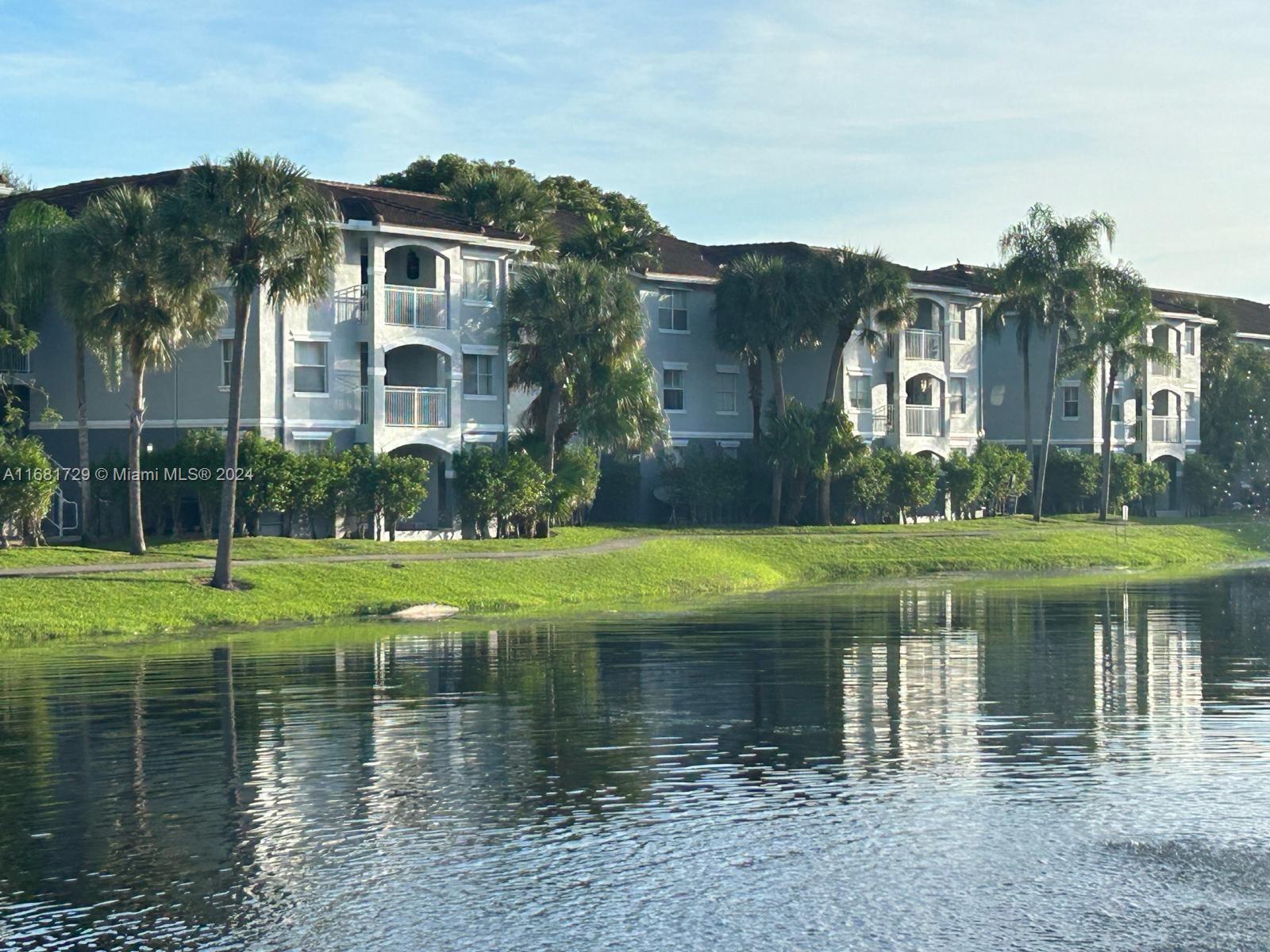 In the heart of Pembroke Pines, excellent location! Spacious condo in La Via Condominium, 2 bedroom, 2 bathroom, open balcony, title floor, washer and dryer inside the unit, gated community, clubhouse with full amenities, pool, gym, tennis court, playground and more. Investors friendly community. Great opportunity!!!!